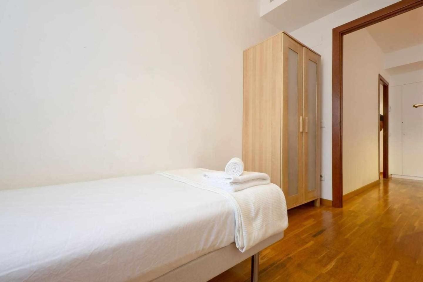 Comfortable 4 2bath W Balcony Apartamento Barcelona