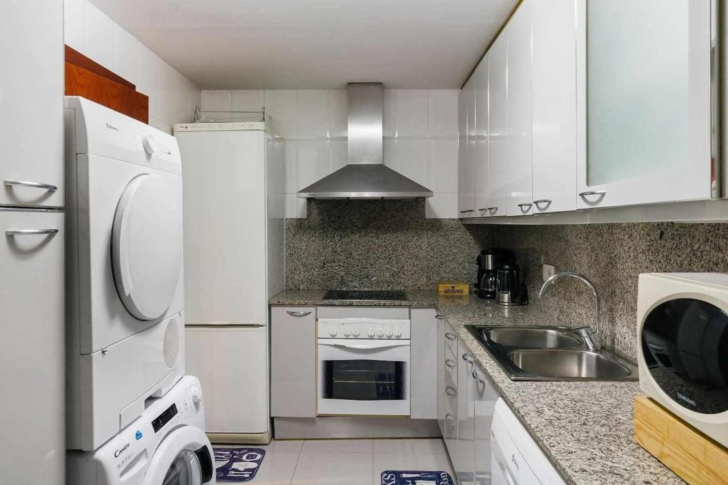 Comfortable 4 2bath W Balcony Apartamento