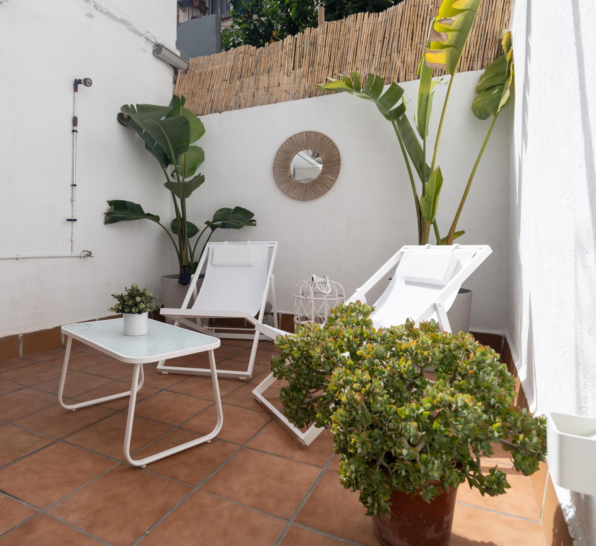 Stylish With Terrace For Couple Or Family *