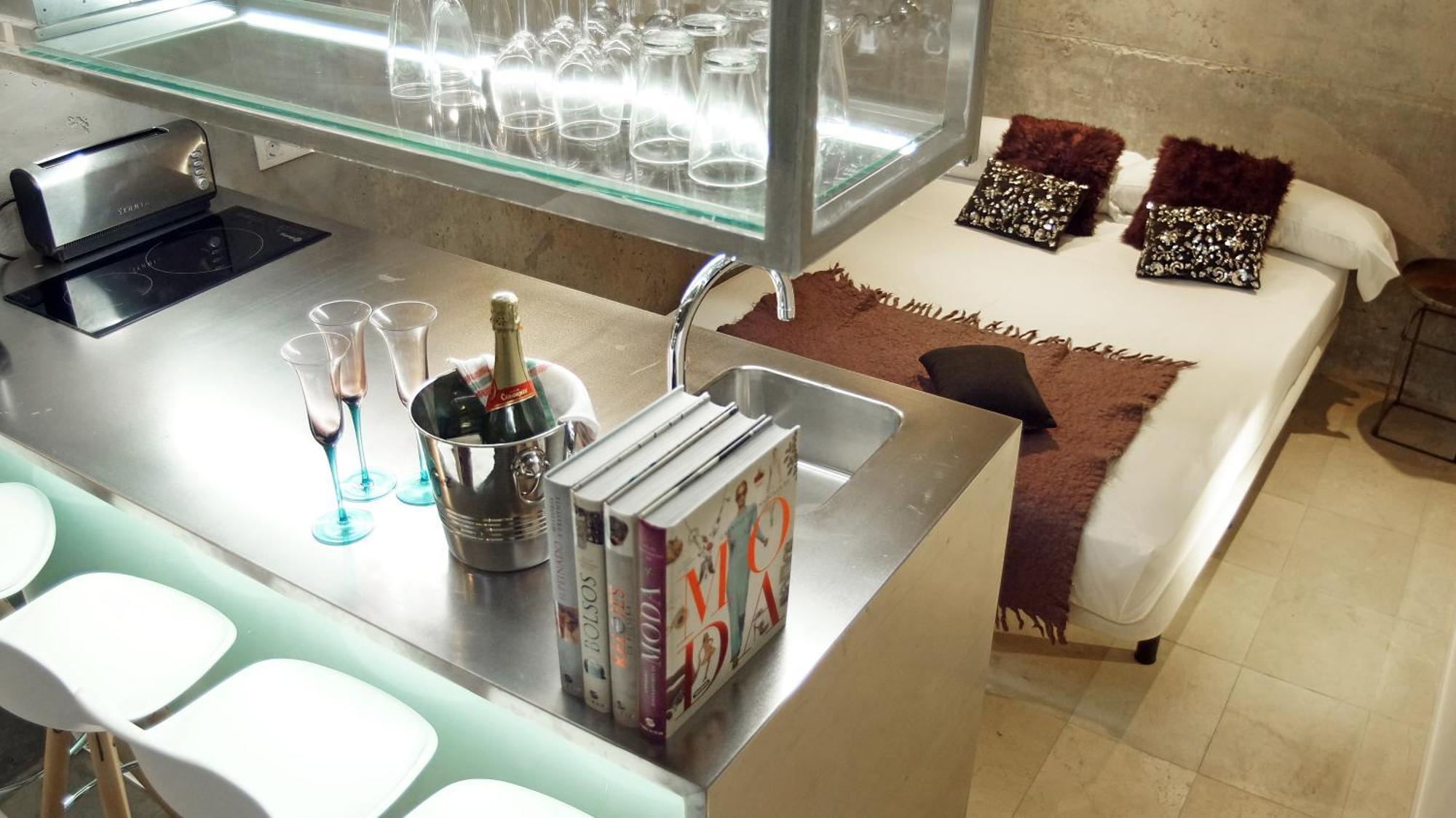 My Space Emirates - Fully Equipped Near The With Shared Pool * Barcelona