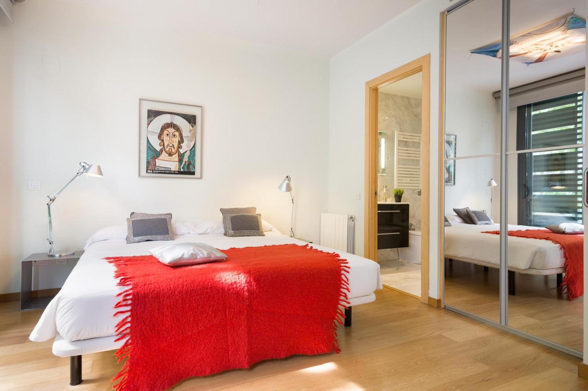 My Space Emirates - Fully Equipped Near The With Shared Pool Apartamento Barcelona