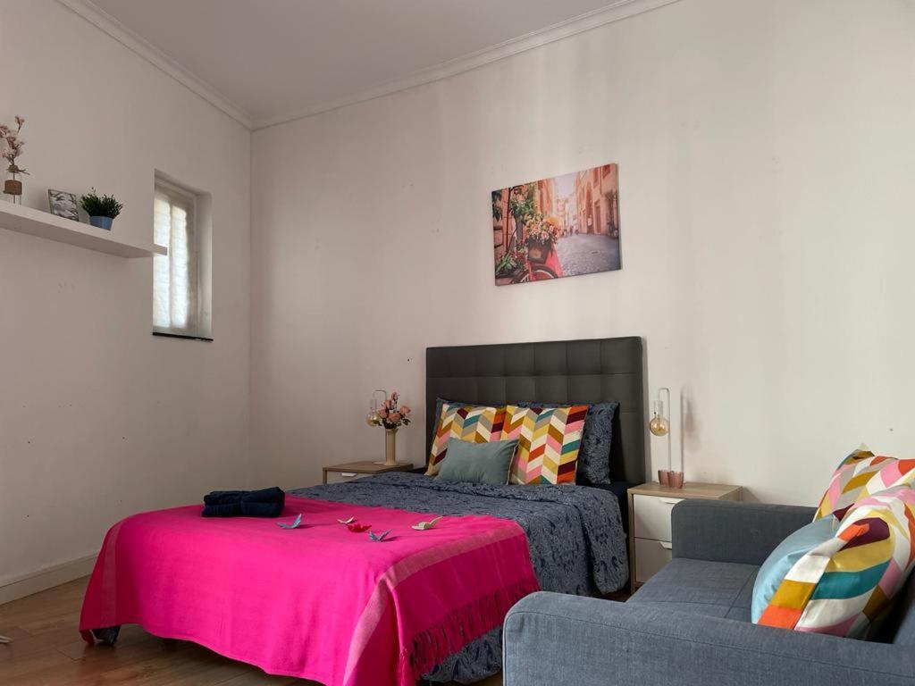 Hostal By La Rambla Rooms