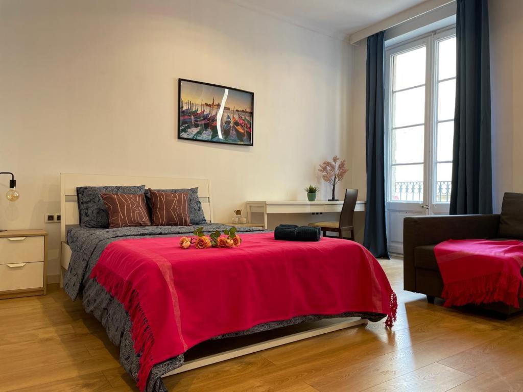 By La Rambla Rooms * Barcelona