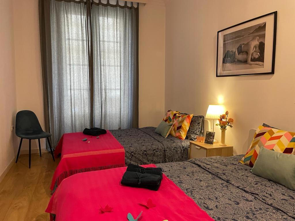 Hostal By La Rambla Rooms