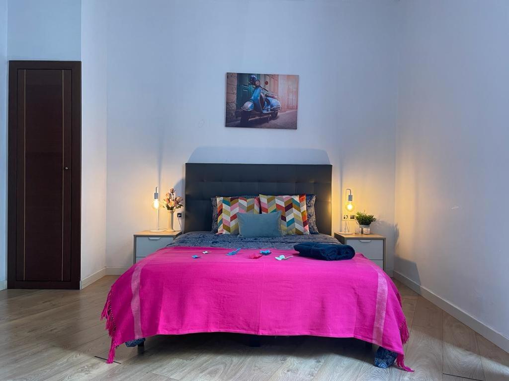 Hostal By La Rambla Rooms