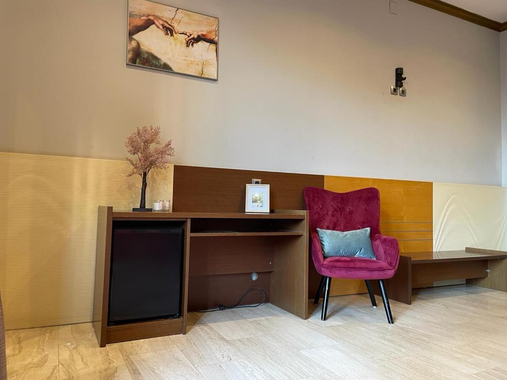 By La Rambla Rooms