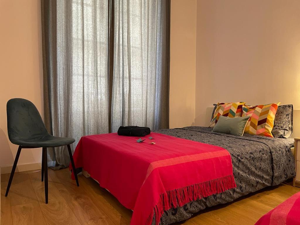 By La Rambla Rooms Hostal
