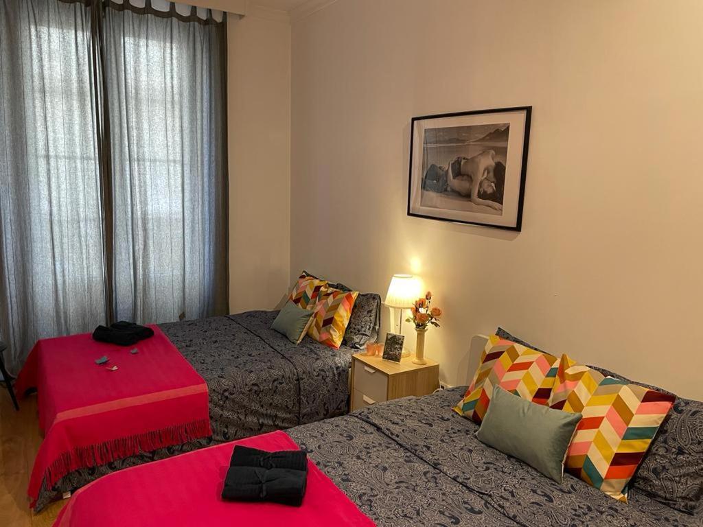 By La Rambla Rooms Hostal *
