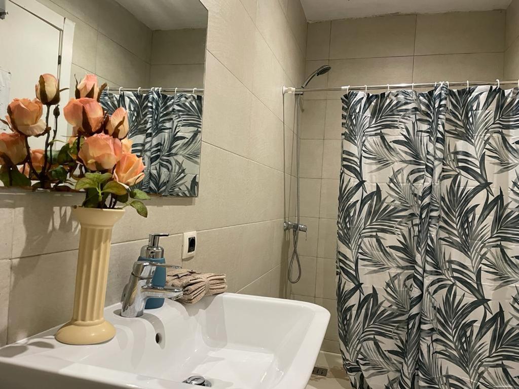 By La Rambla Rooms Hostal