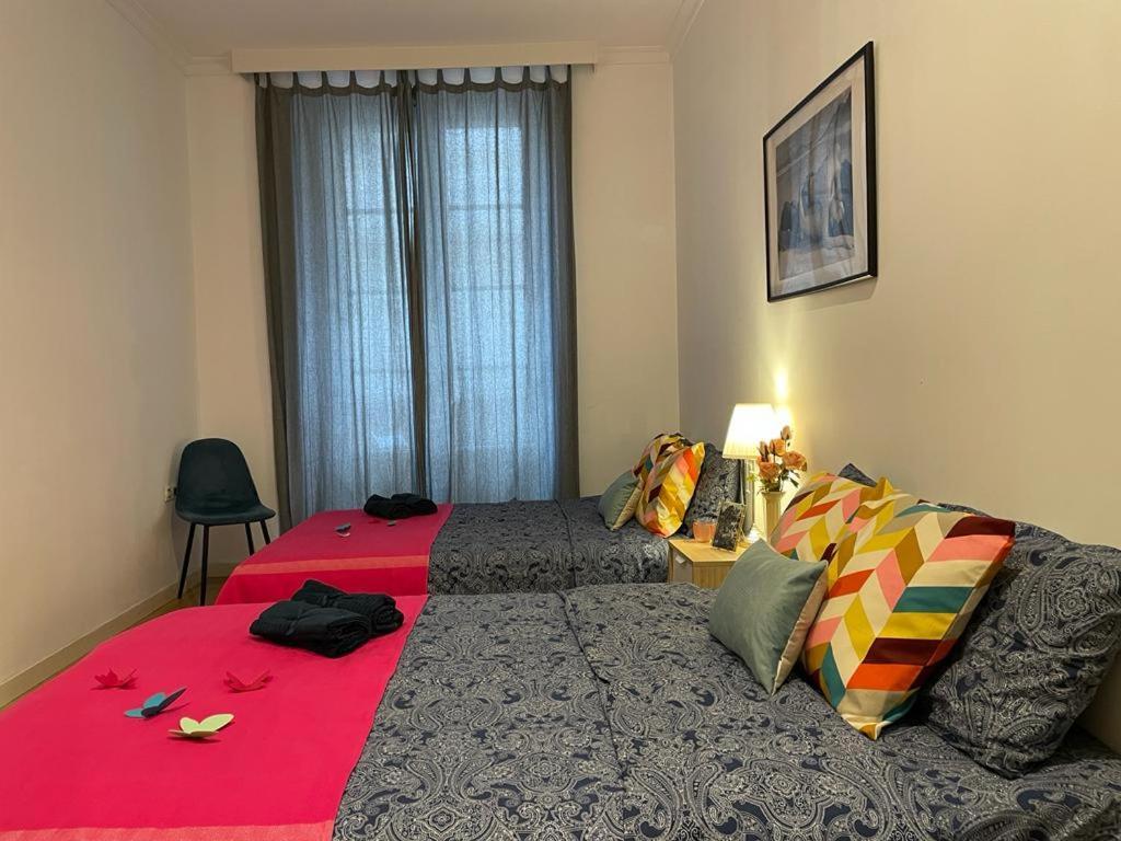 By La Rambla Rooms *