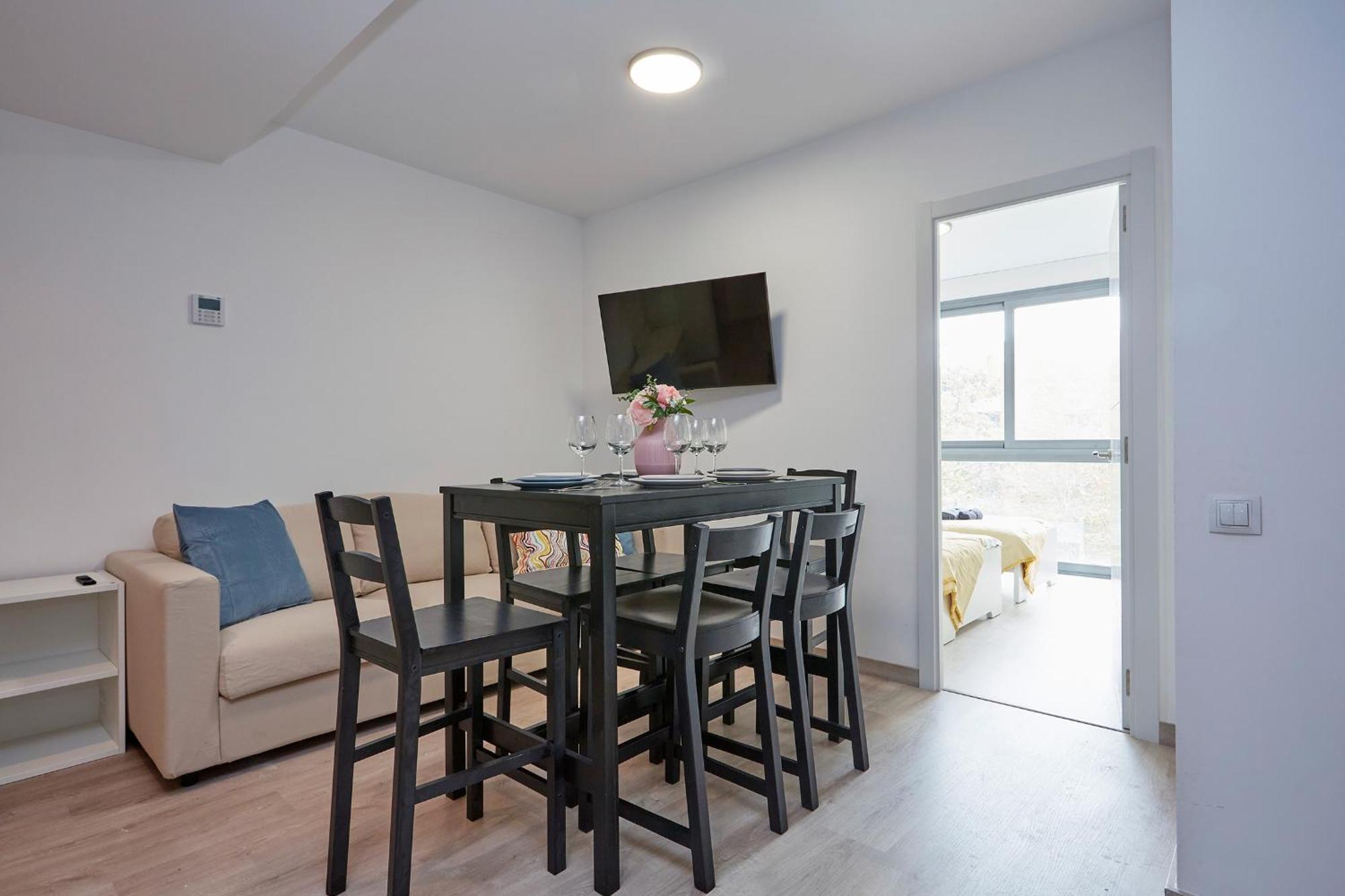 Apartment Three Bedroom Two Bathroom Close To Beach