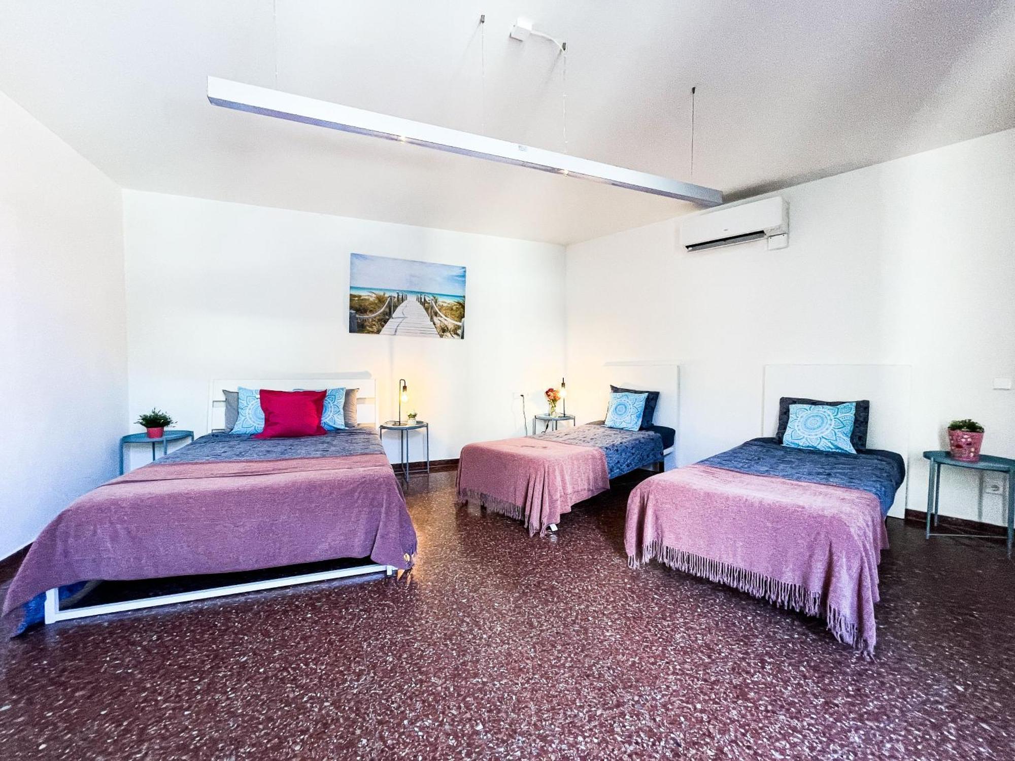 By Cathedral Hostal *