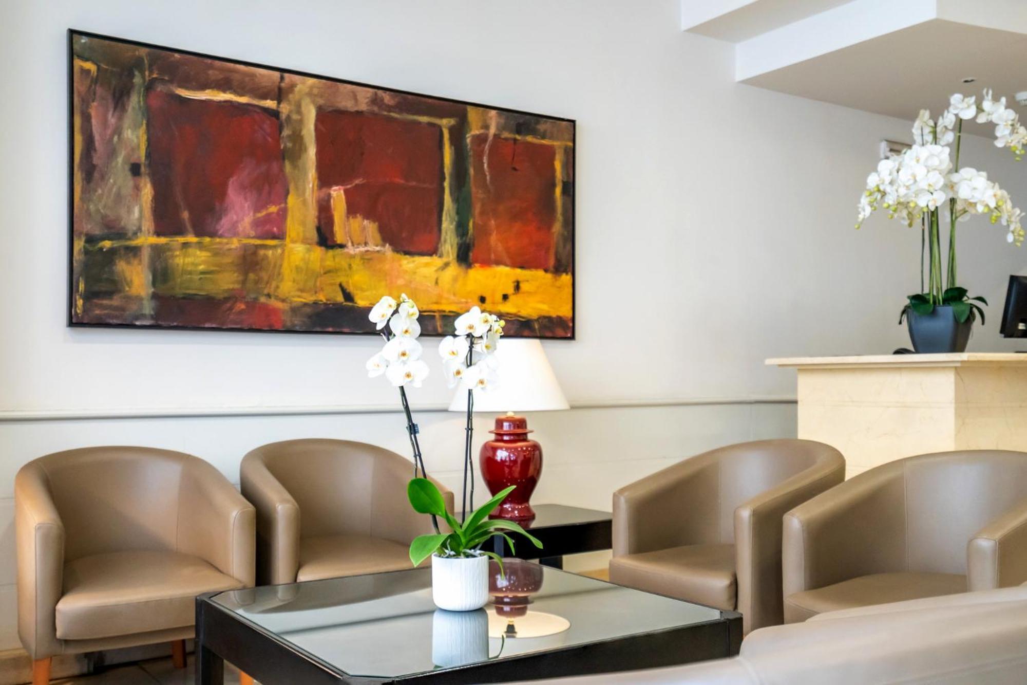 Glories Hotel 3*
