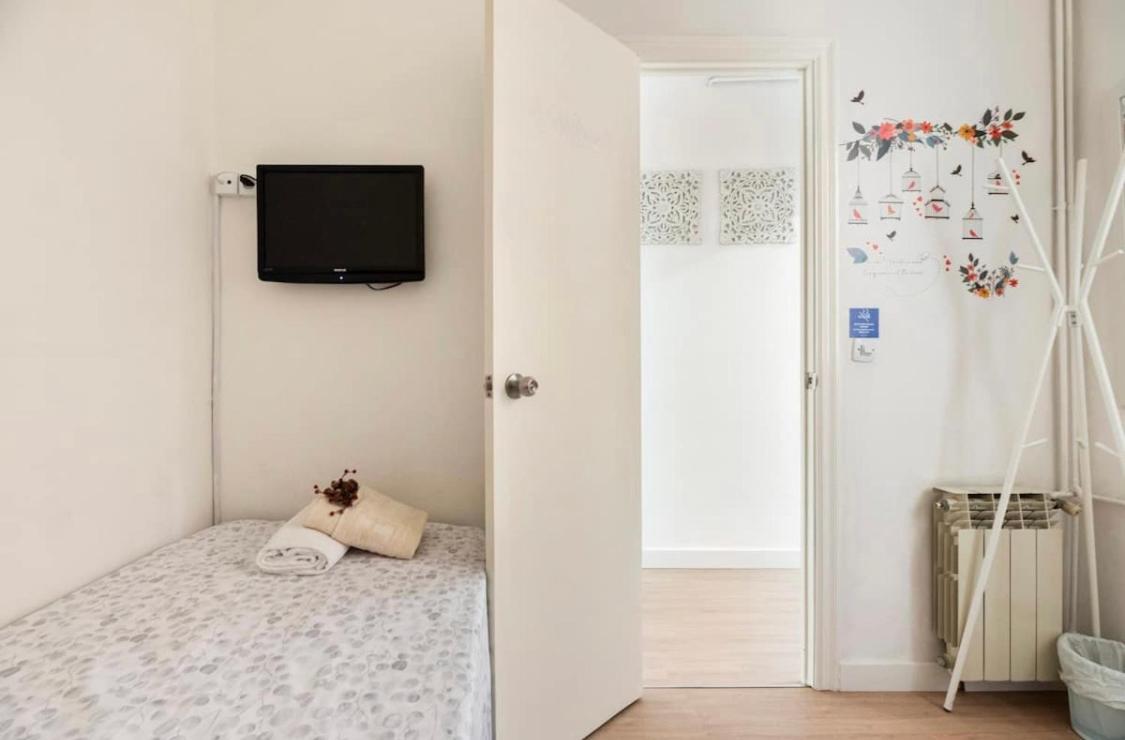 Habitacion Privada En Piso Compartido Junto A La Sagrada Familia Apartamento