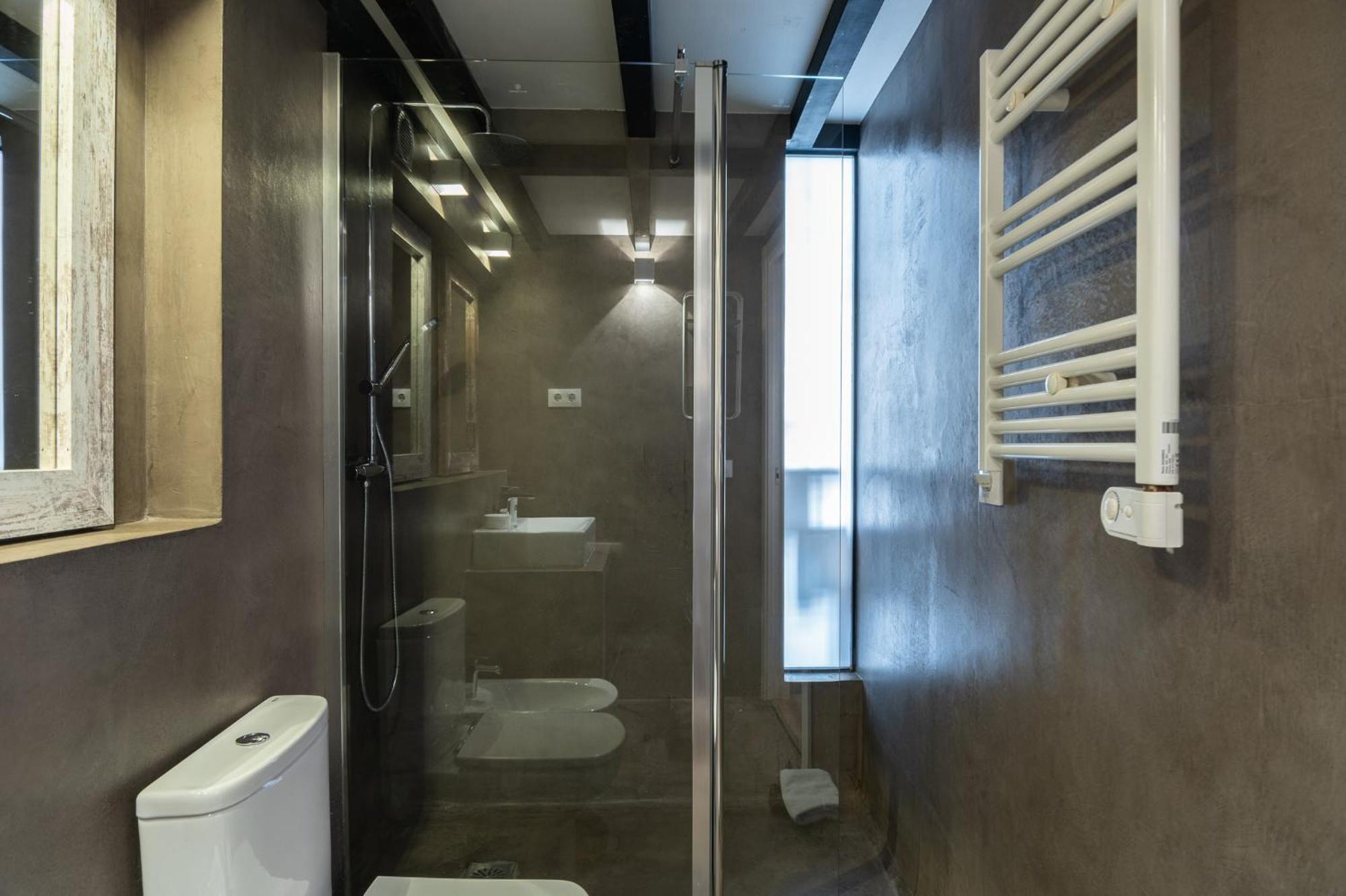 Beautiful Renovated Loft Minutes From The Barcelona