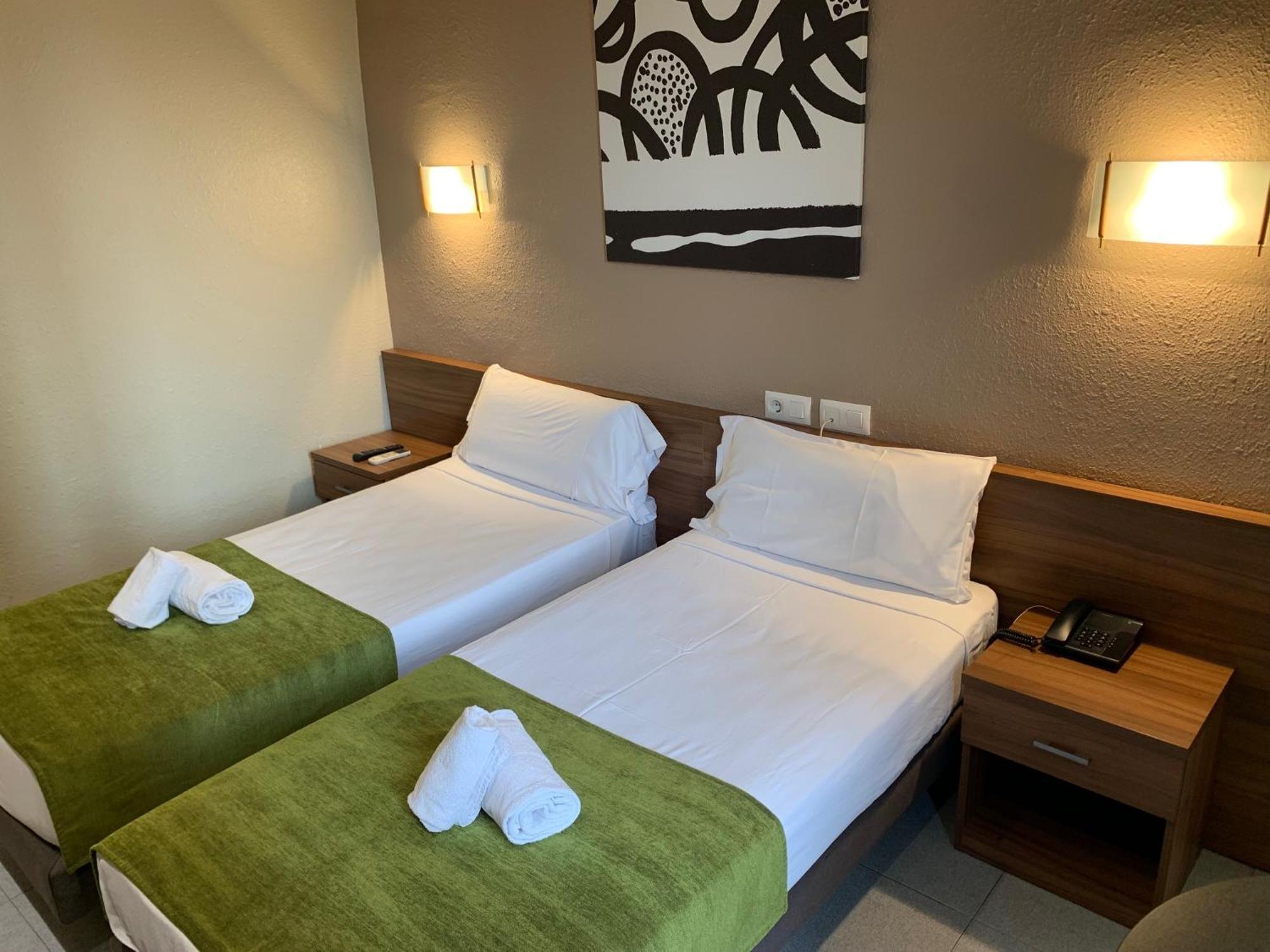 Aneto Hotel *
