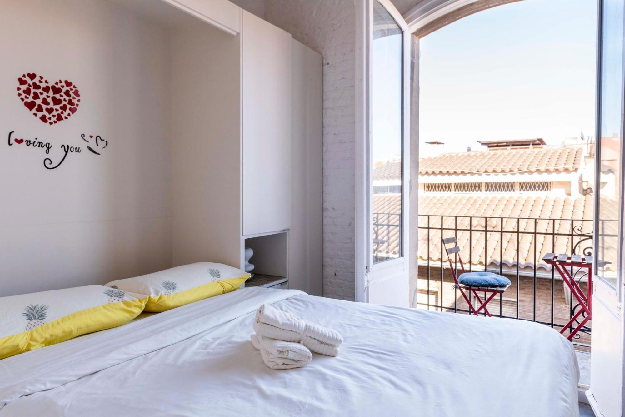 Apartamento Enchanting 2 Bedroom Flat With Terrace Near Placa Espanya