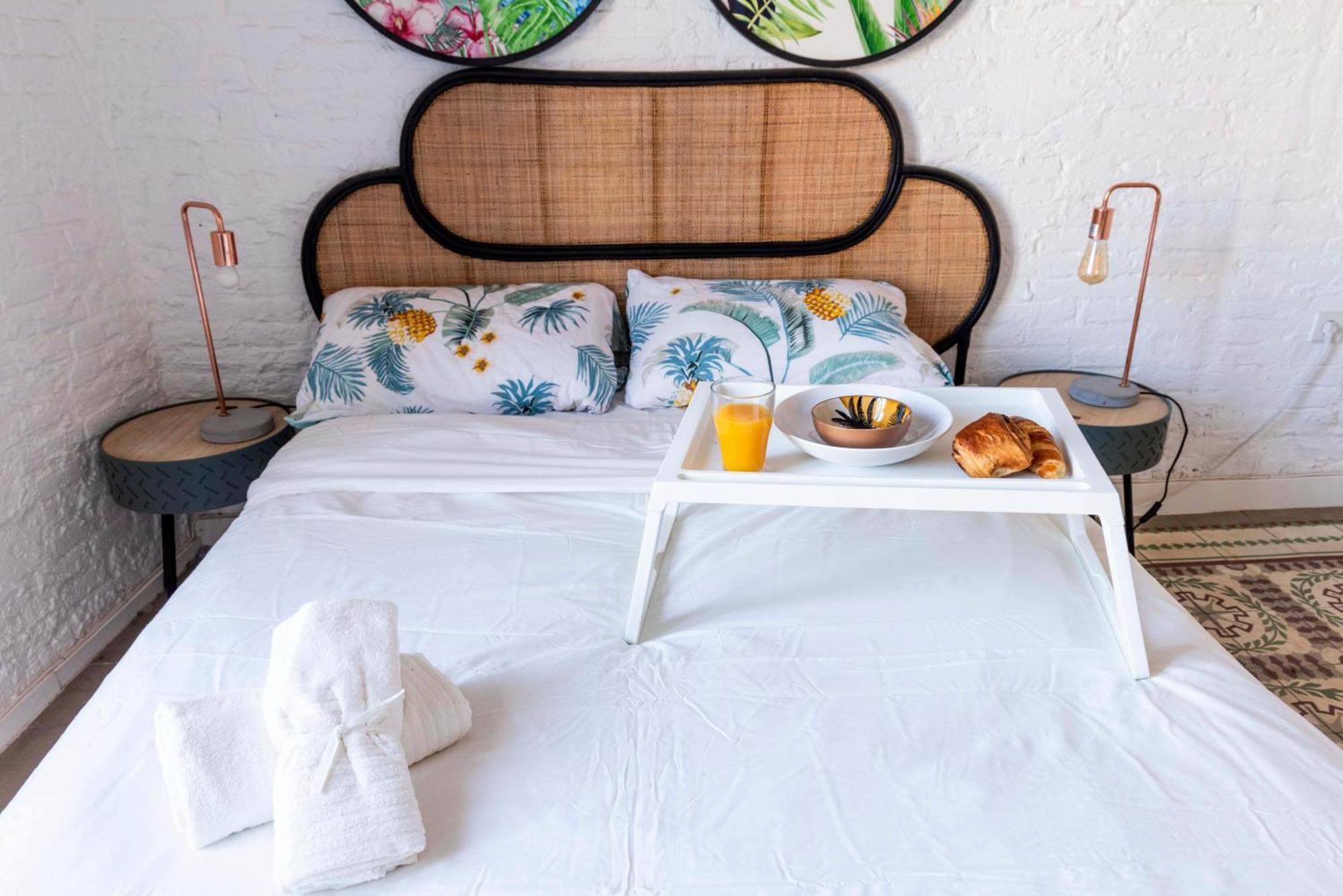 Apartamento Enchanting 2 Bedroom Flat With Terrace Near Placa Espanya Barcelona