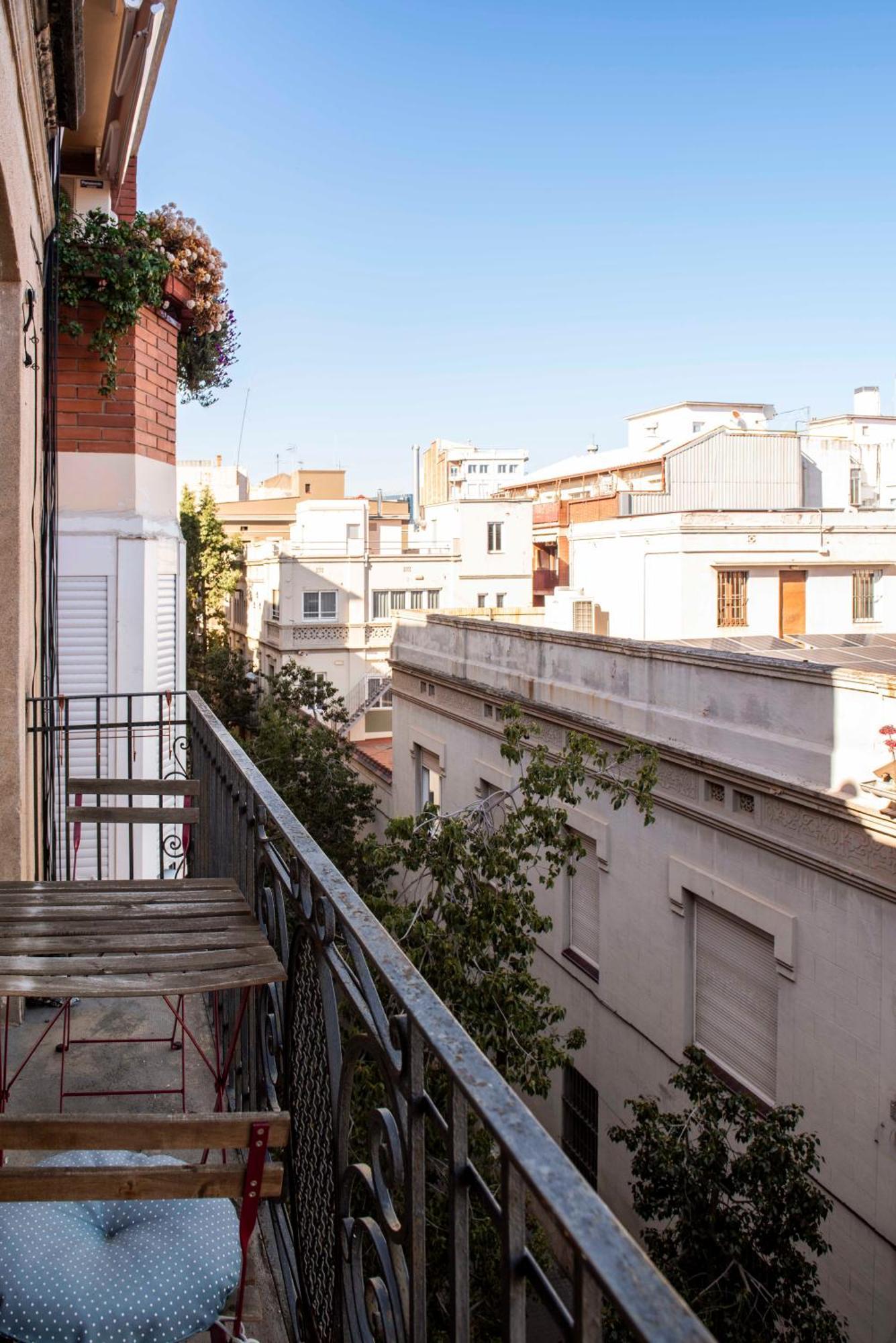 Enchanting 2 Bedroom Flat With Terrace Near Placa Espanya Barcelona