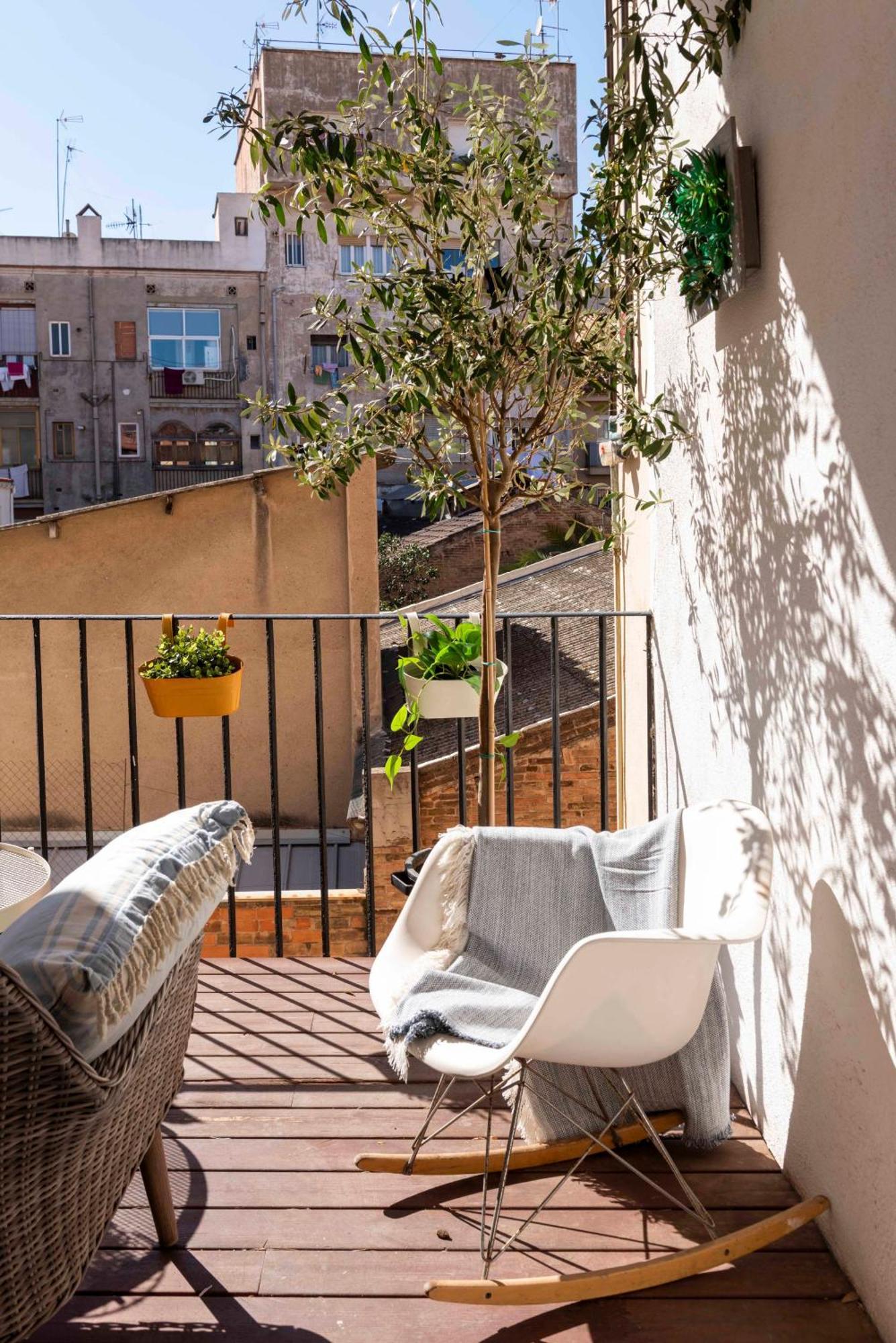 Apartamento Enchanting 2 Bedroom Flat With Terrace Near Placa Espanya Barcelona