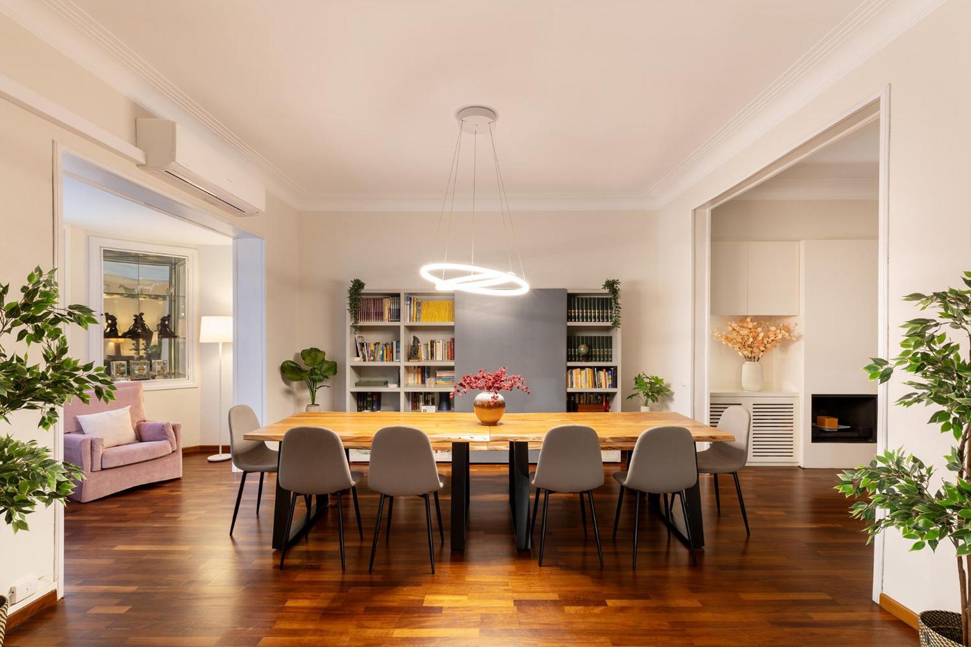 Large & Beautiful 4min From Passeig De Gracia *
