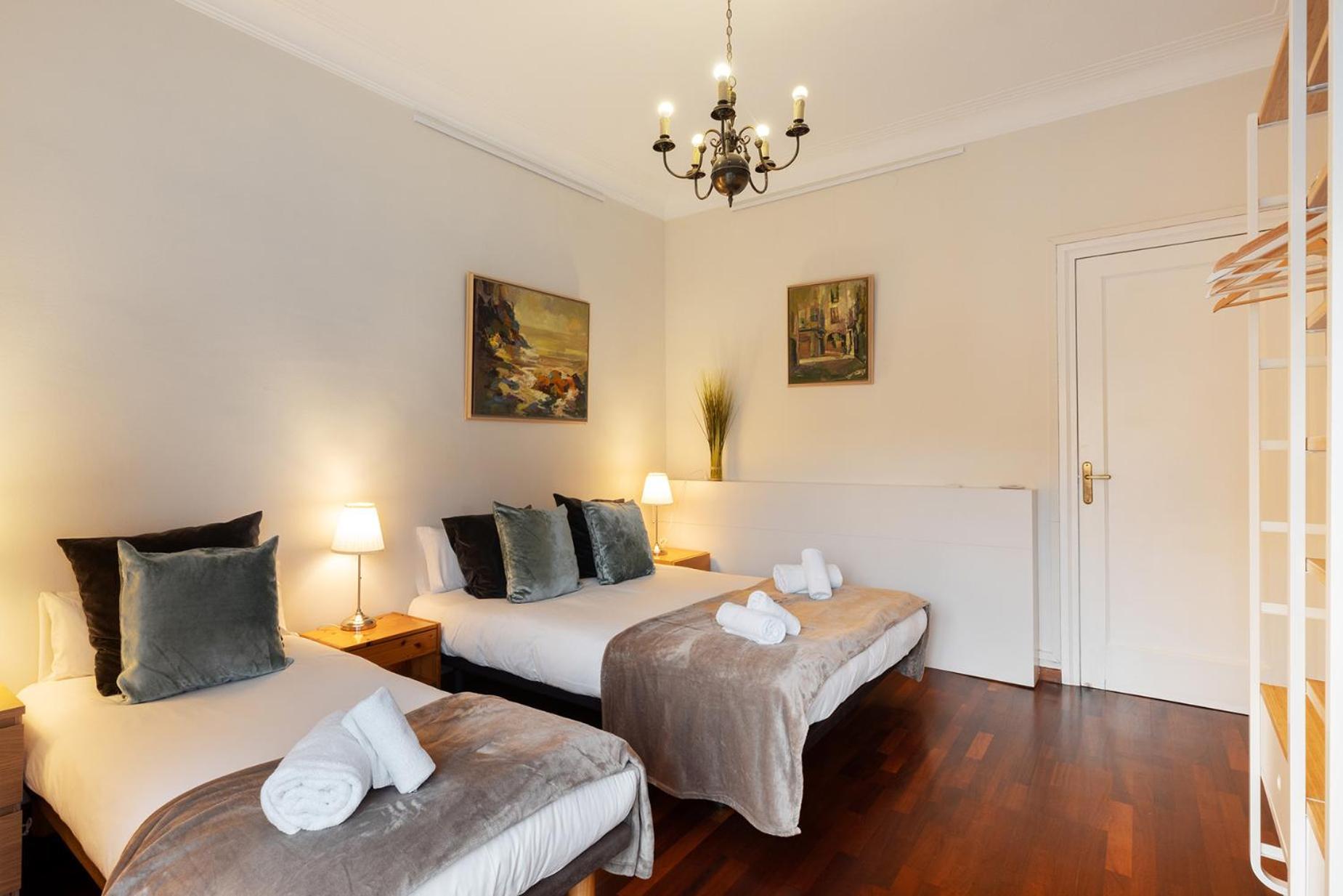 Large & Beautiful 4min From Passeig De Gracia Barcelona