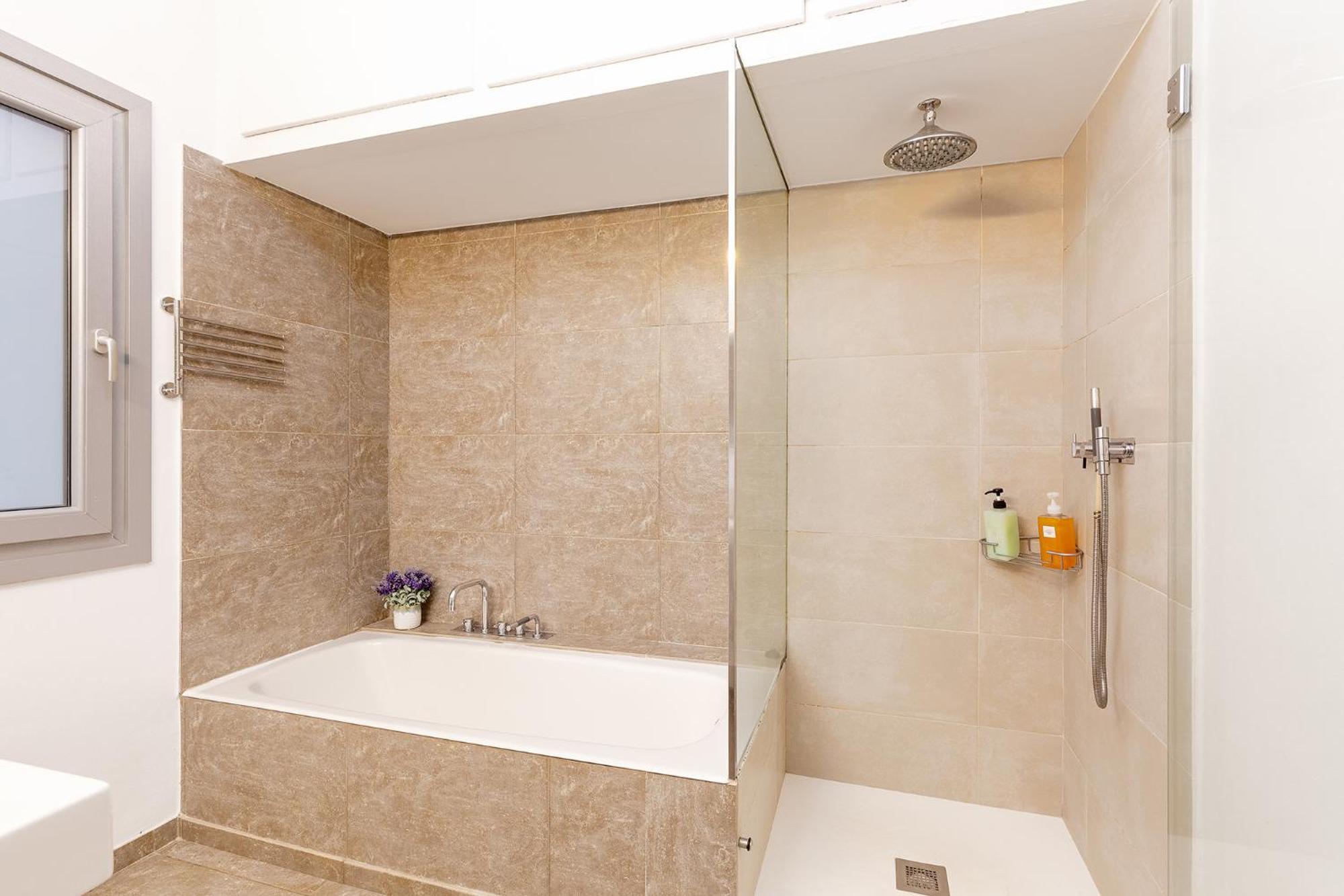 Large & Beautiful 4min From Passeig De Gracia Barcelona