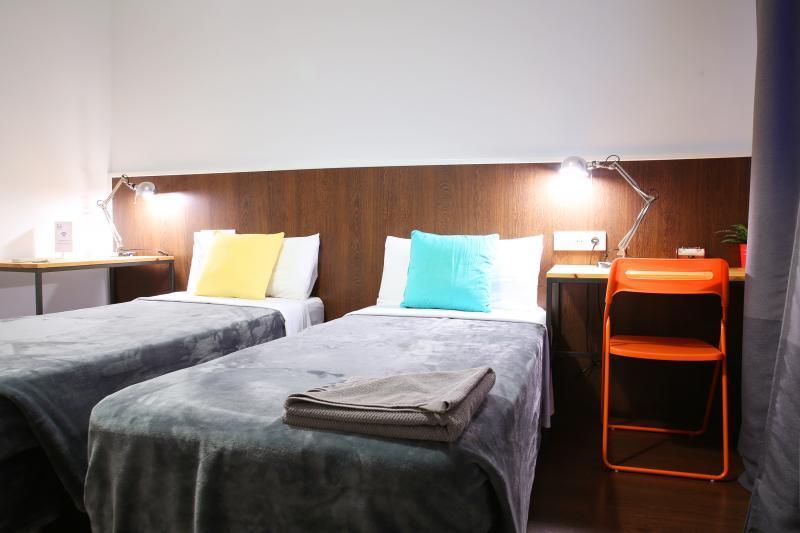 De 185 M² En Ensanche, Con 8 Habitación Apartamento *