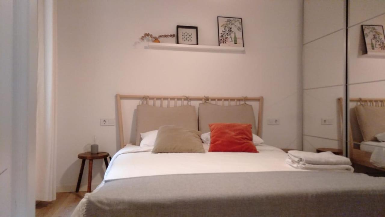 Rambla Old 00 Apartment