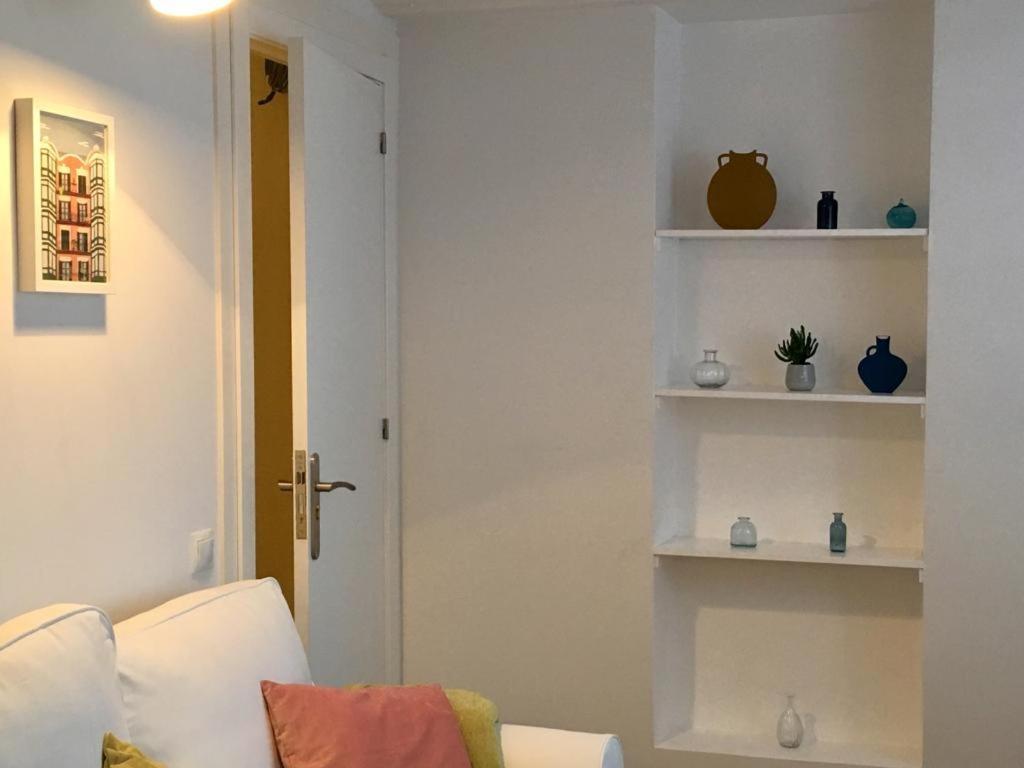 Rambla Old 00 Apartment