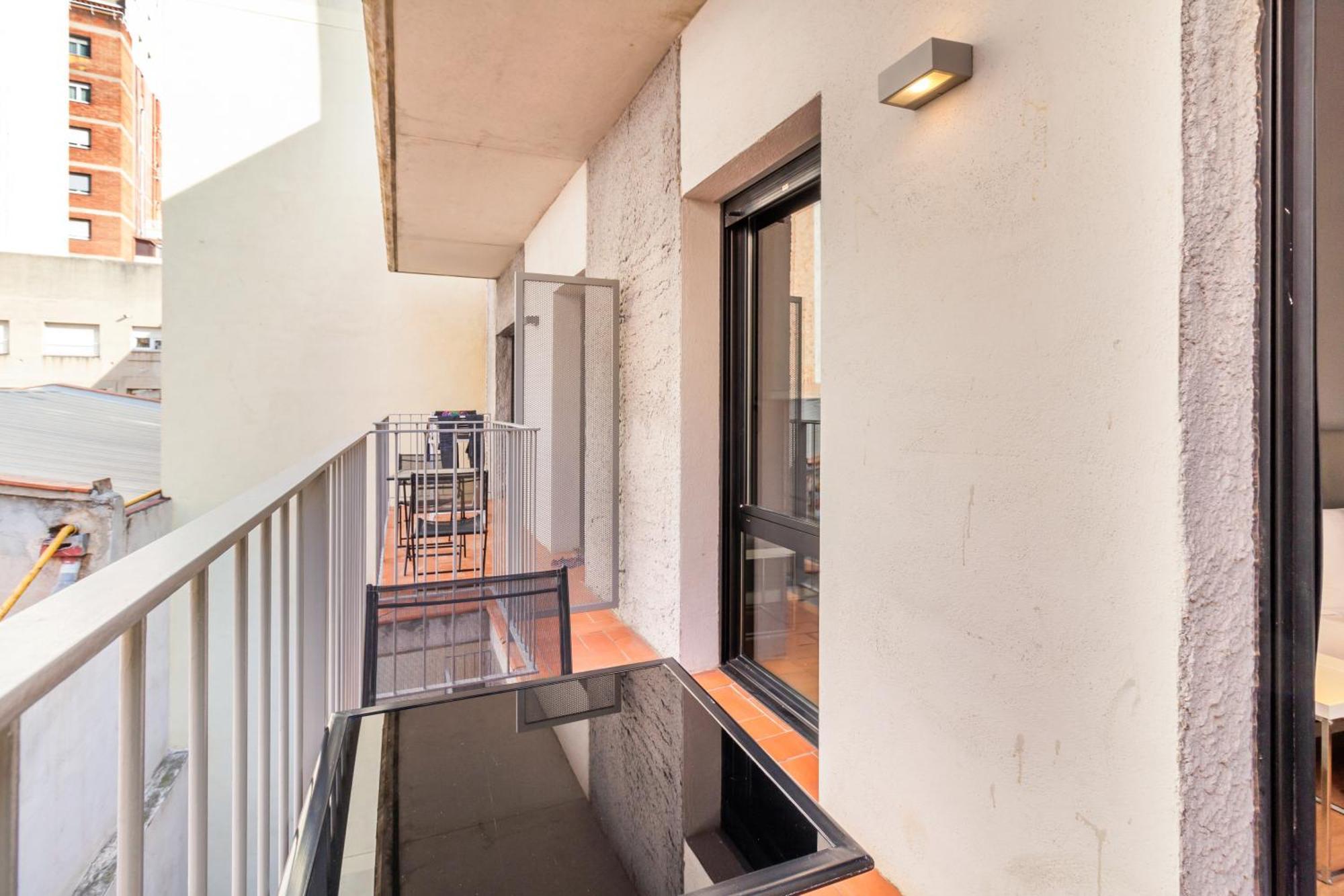 Chic And Modern In Gracia