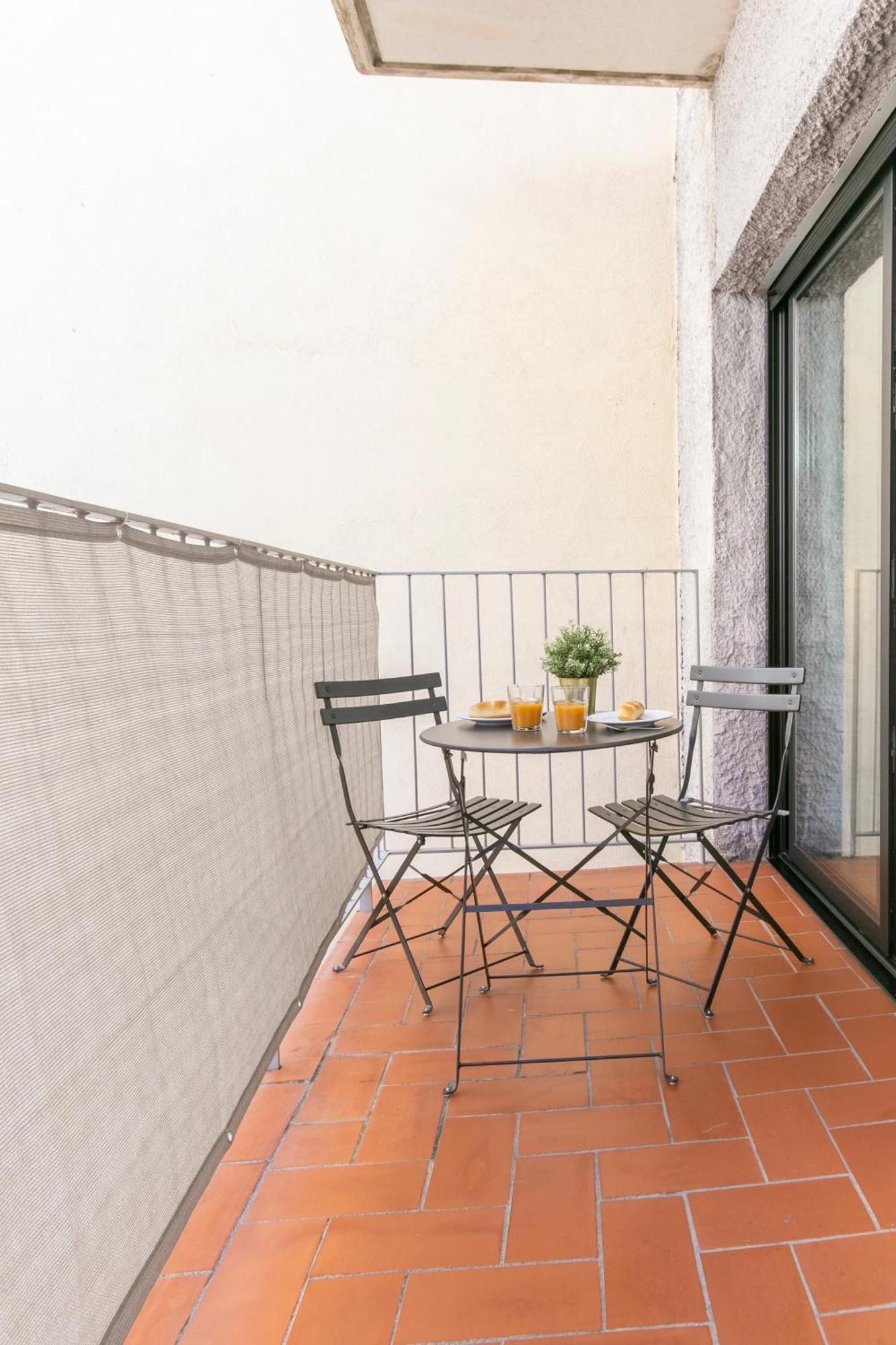 Chic And Modern In Gracia Barcelona