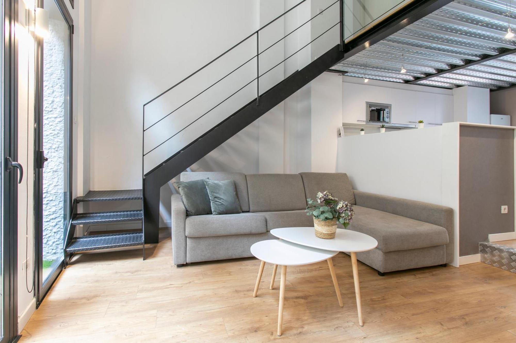 Chic And Modern In Gracia