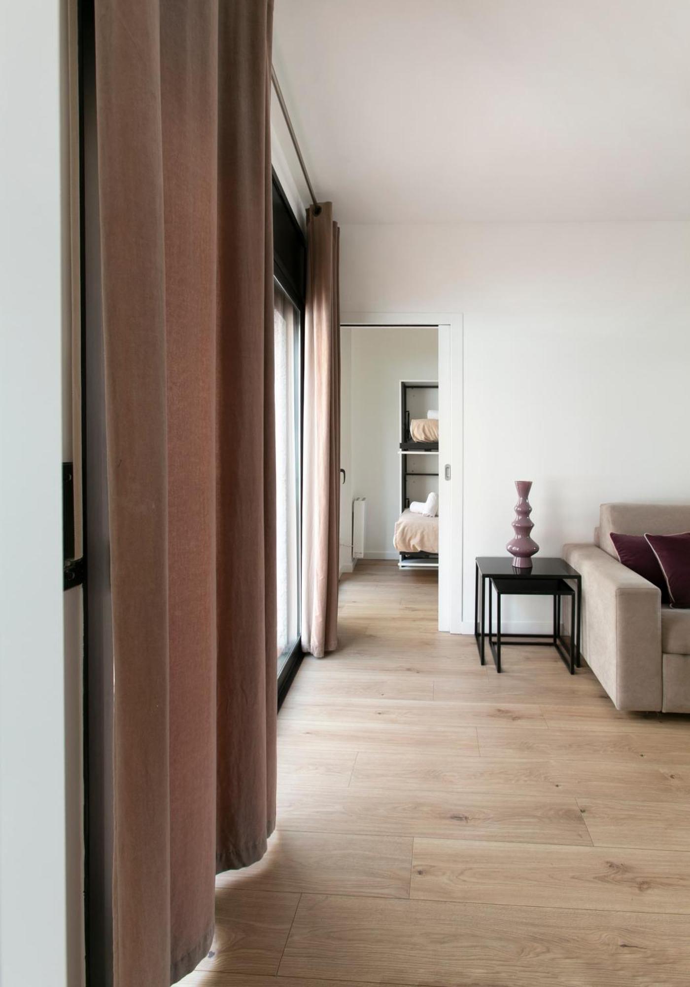 Chic And Modern In Gracia