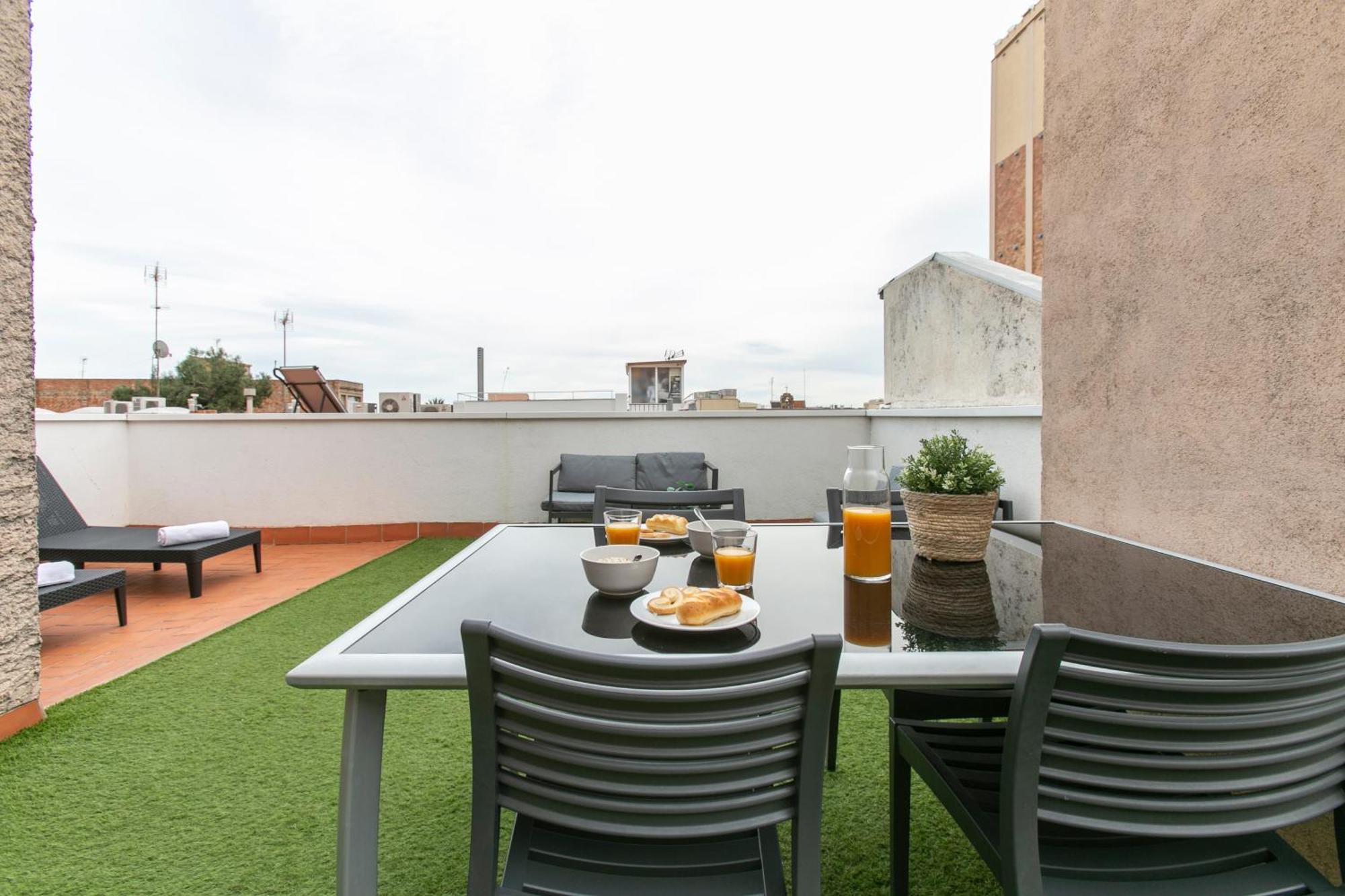 Chic And Modern In Gracia
