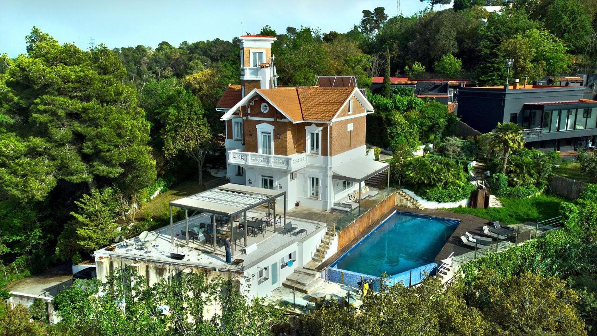 Aya House Resort
