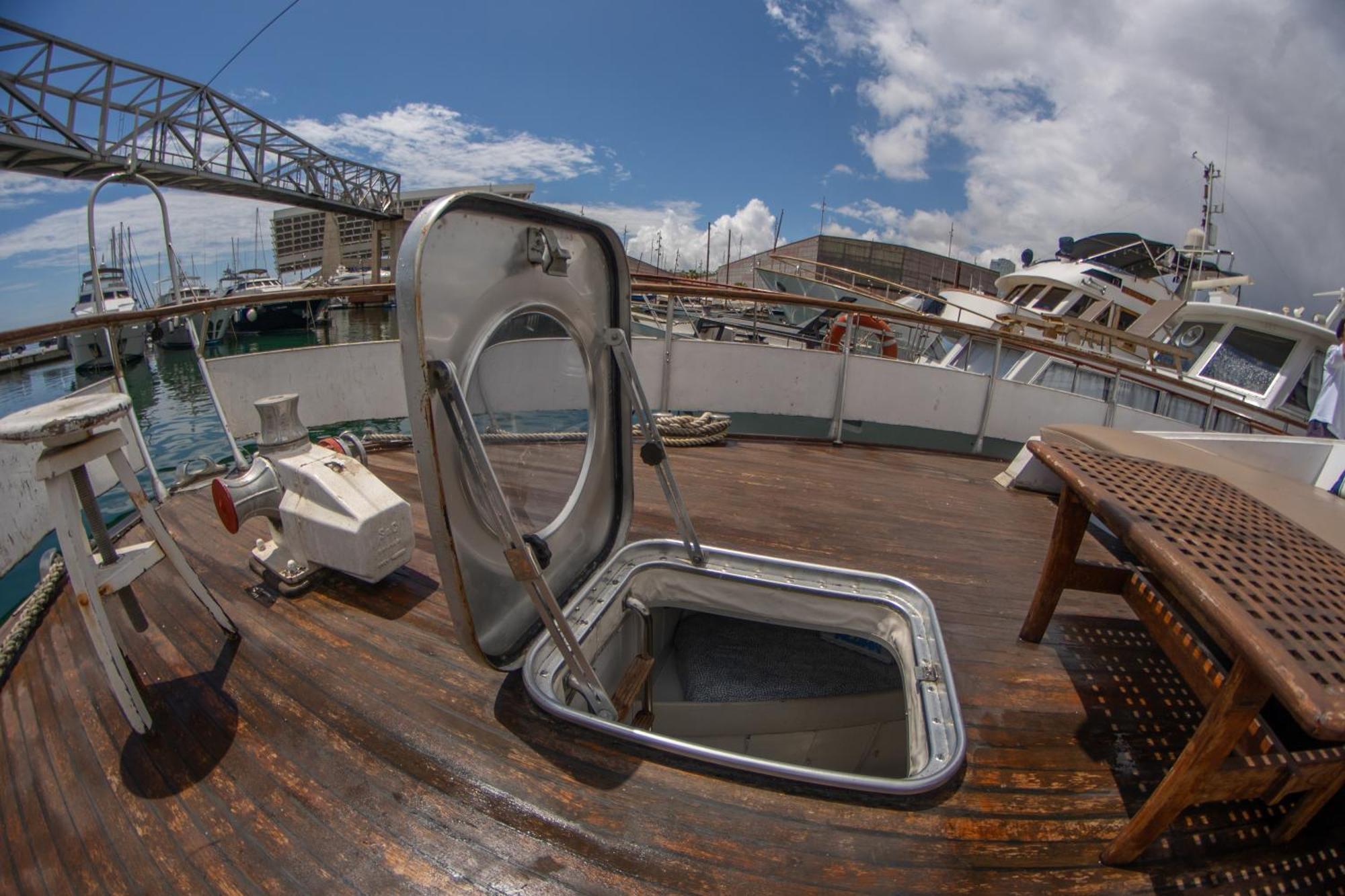 Marineria Boat Aloha Barcelona