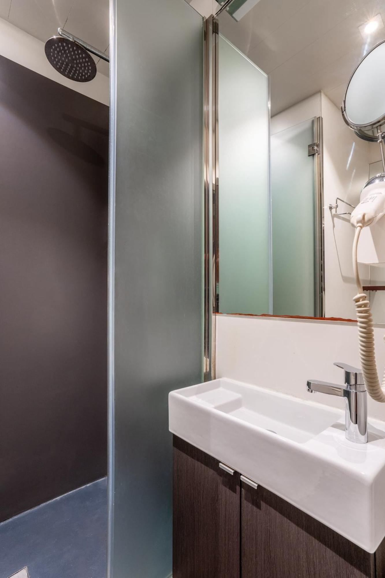 Apartamento Paseo De Gracia Catalan 4bd With Private Terrace Barcelona