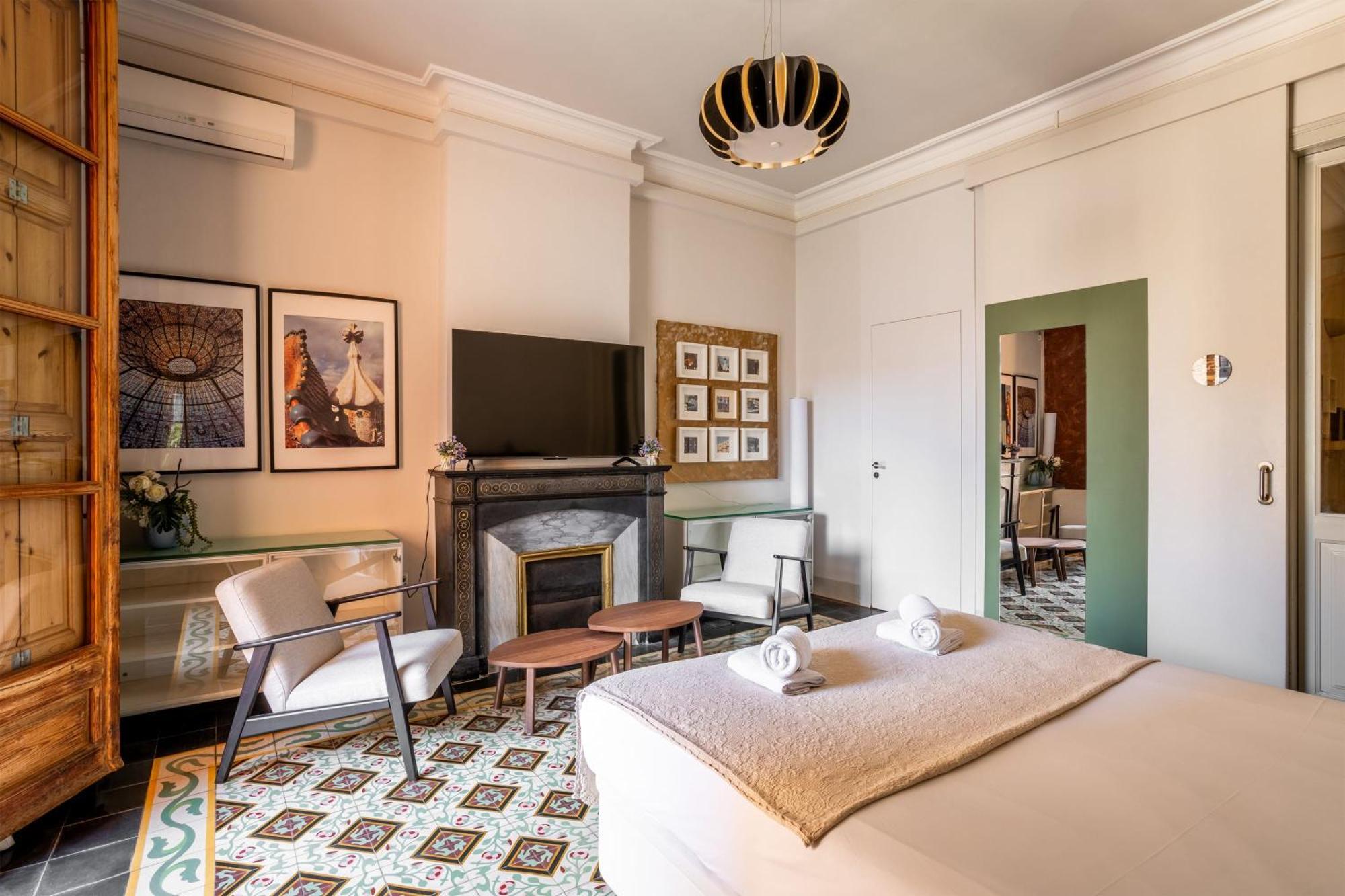 Paseo De Gracia Catalan 4bd With Private Terrace