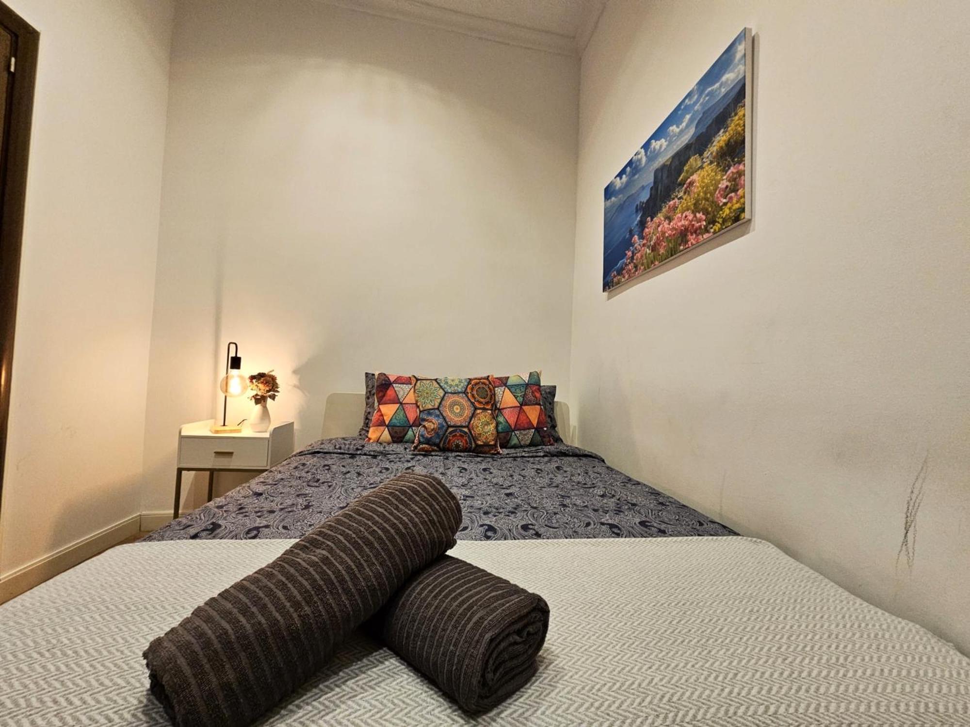 By La Rambla Rooms Hostal *