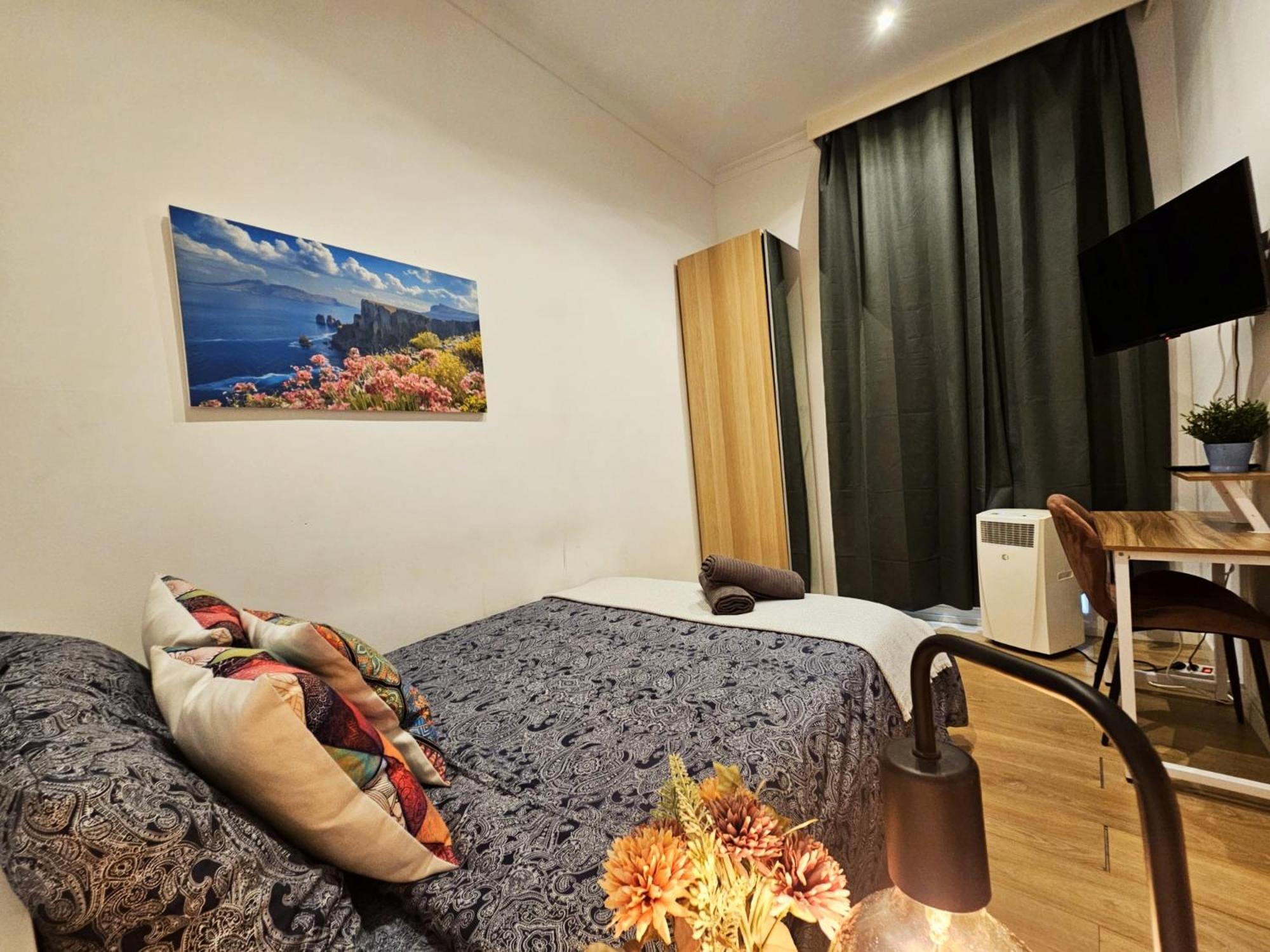 By La Rambla Rooms * Barcelona