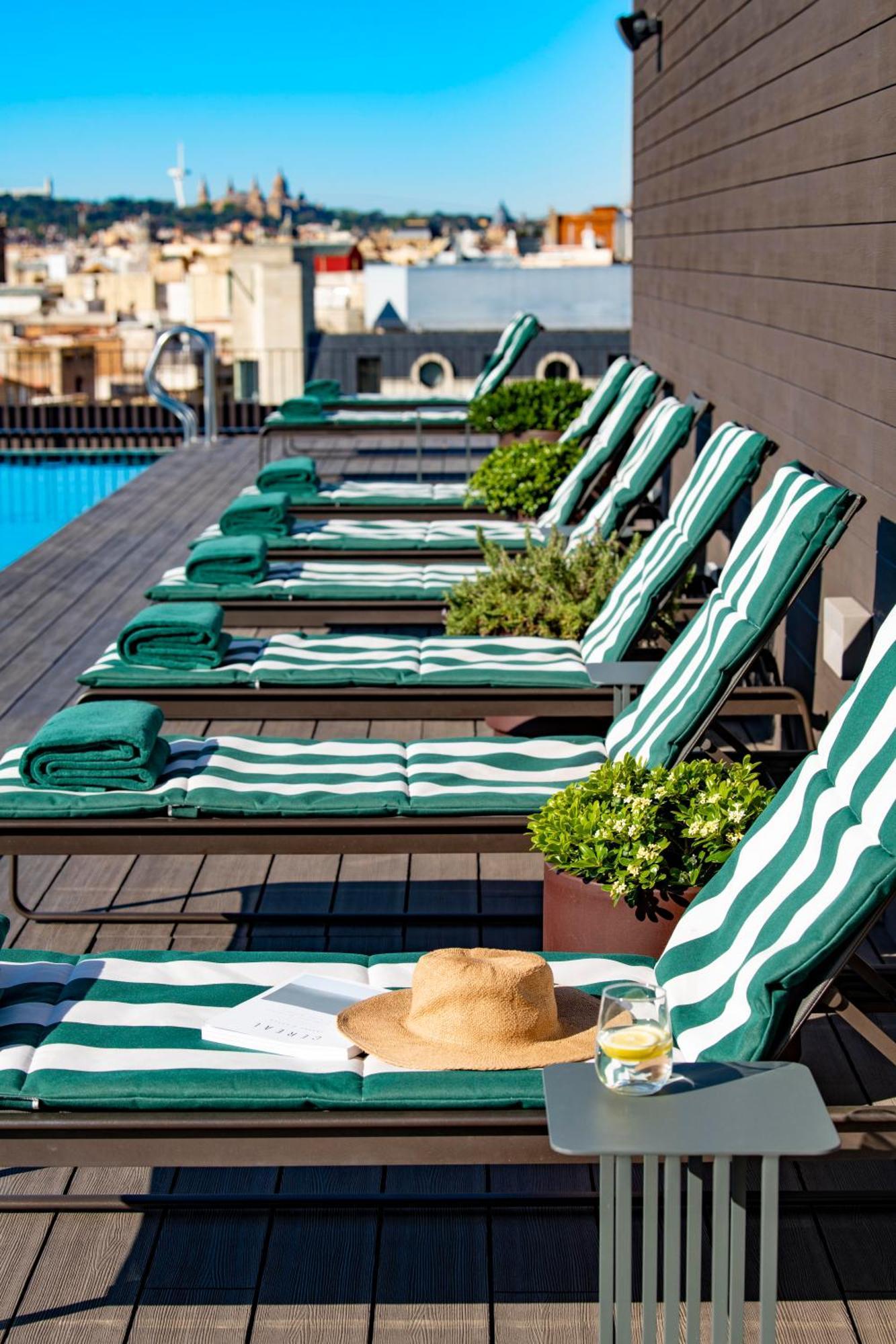 Archie Living Aparthotel