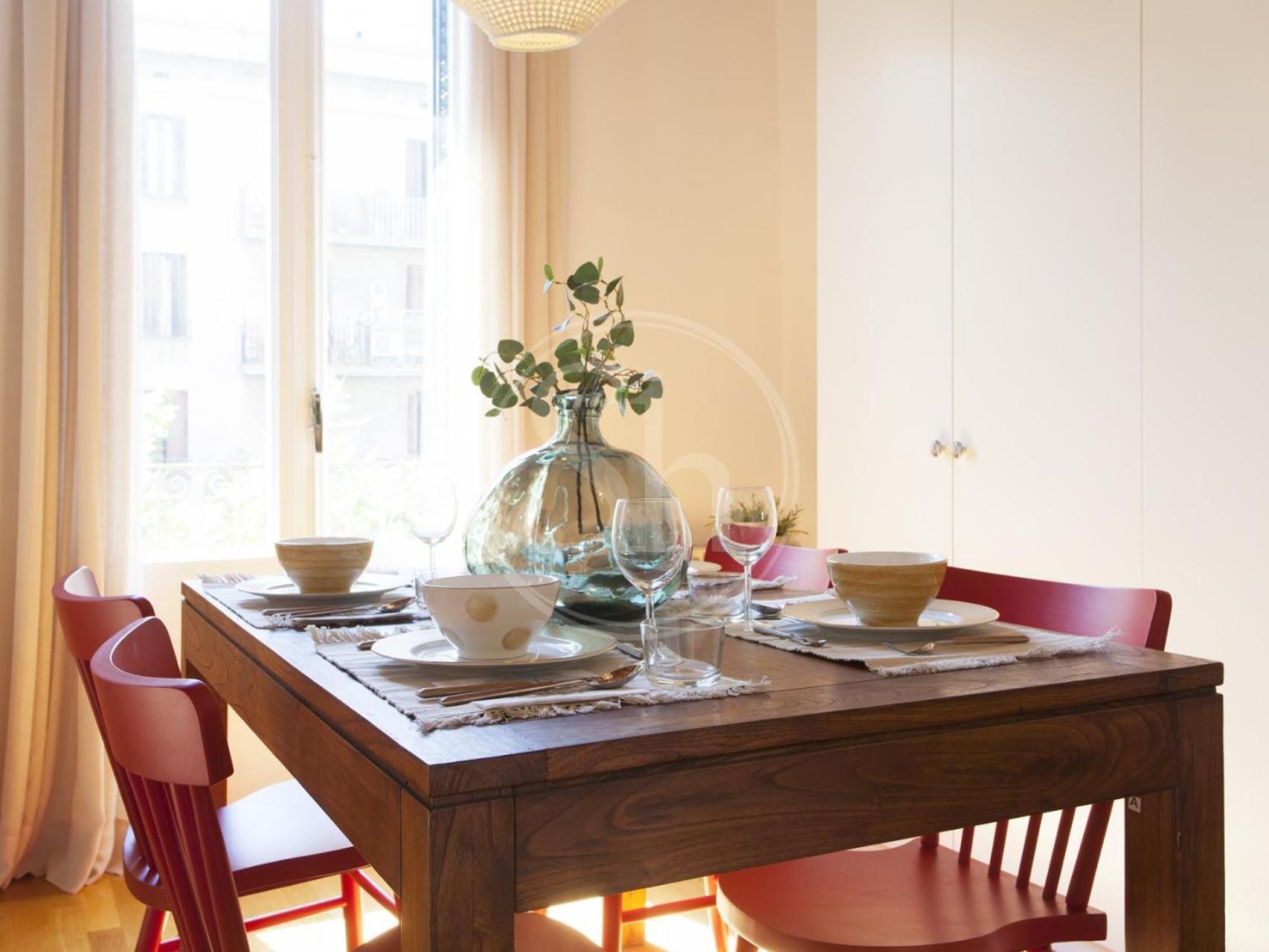 Al Lado De Sagrada Familia Apartment *