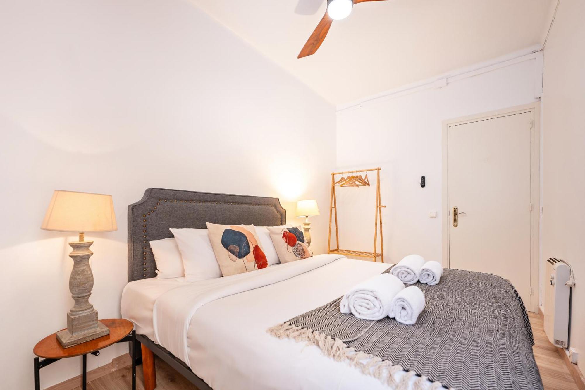 Apartamento Rocafort In Eixample Barcelona