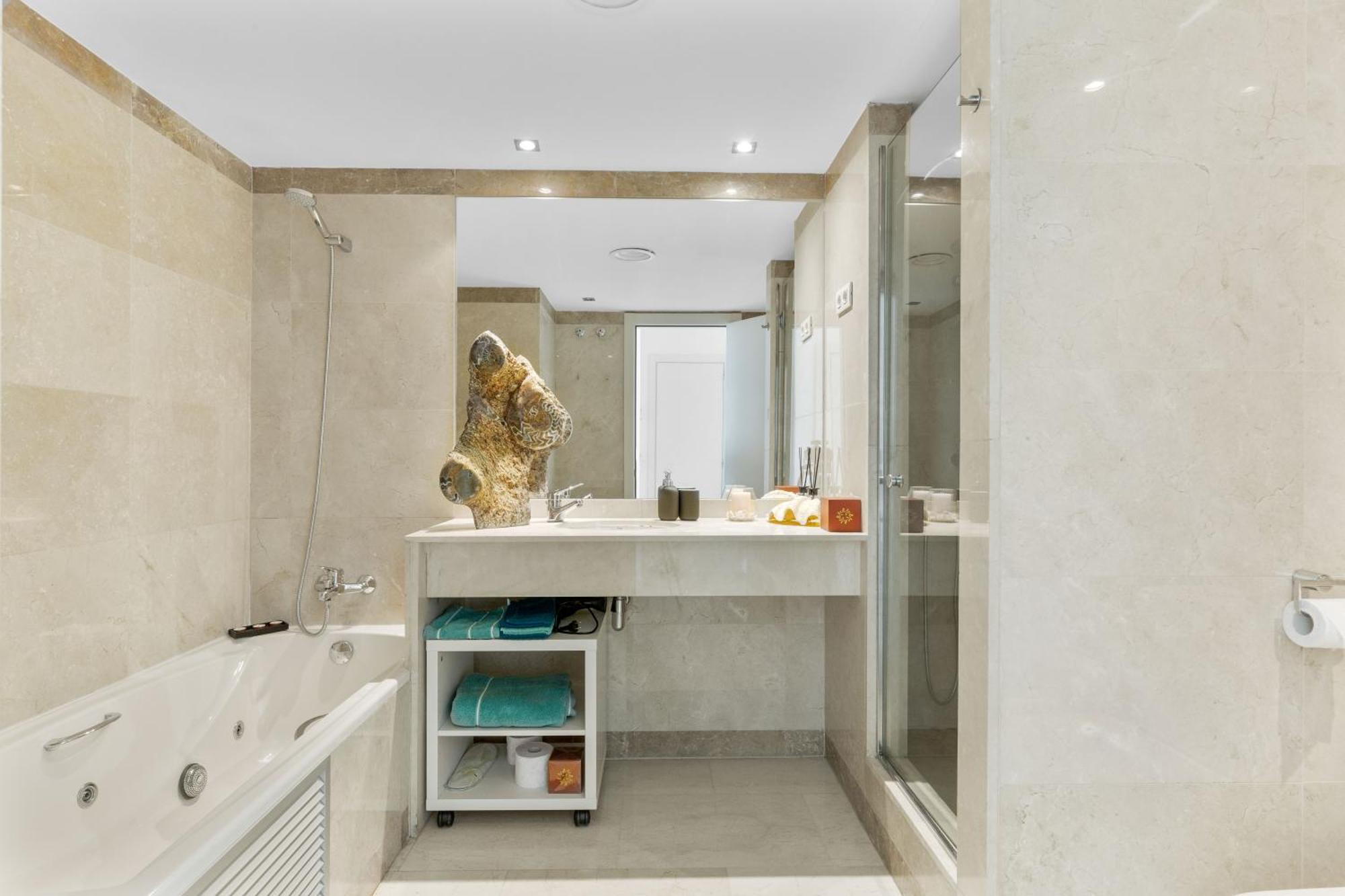 Penthouse Duplex With Epic Views *