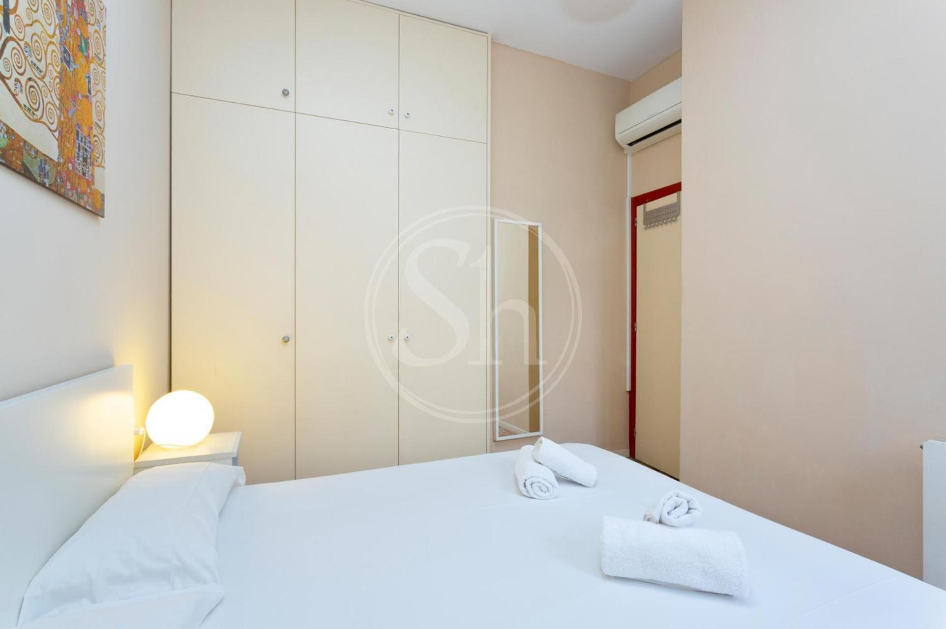 Con Terraza En Poble Sec Apartment *