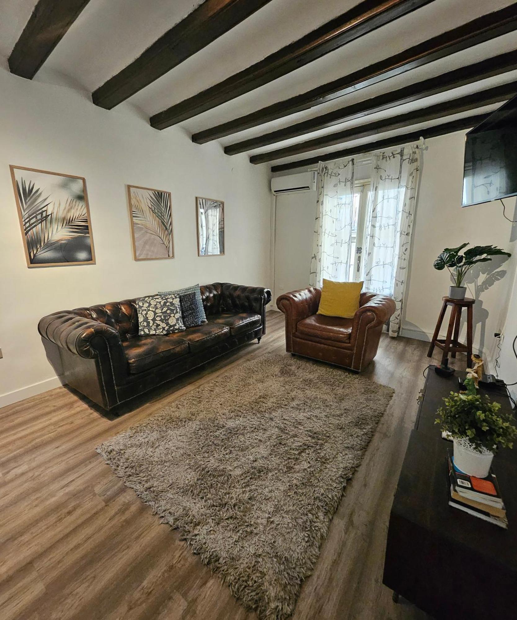 Family Flat Near Ramblas Bcn 5 Apartamento