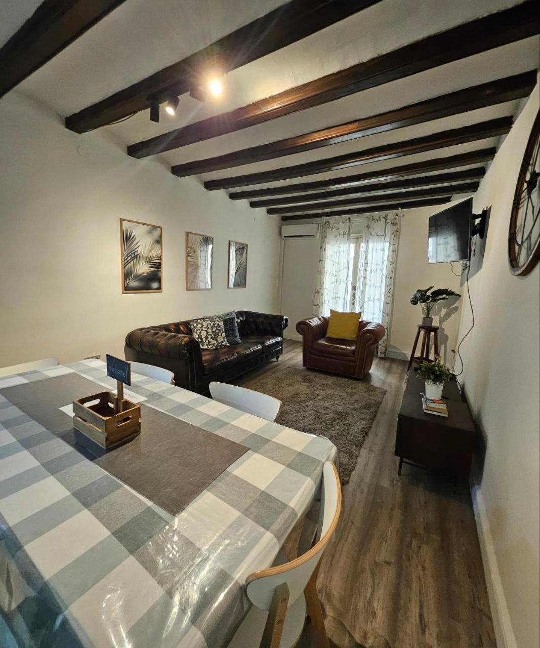 Family Flat Near Ramblas Bcn 5 * Barcelona