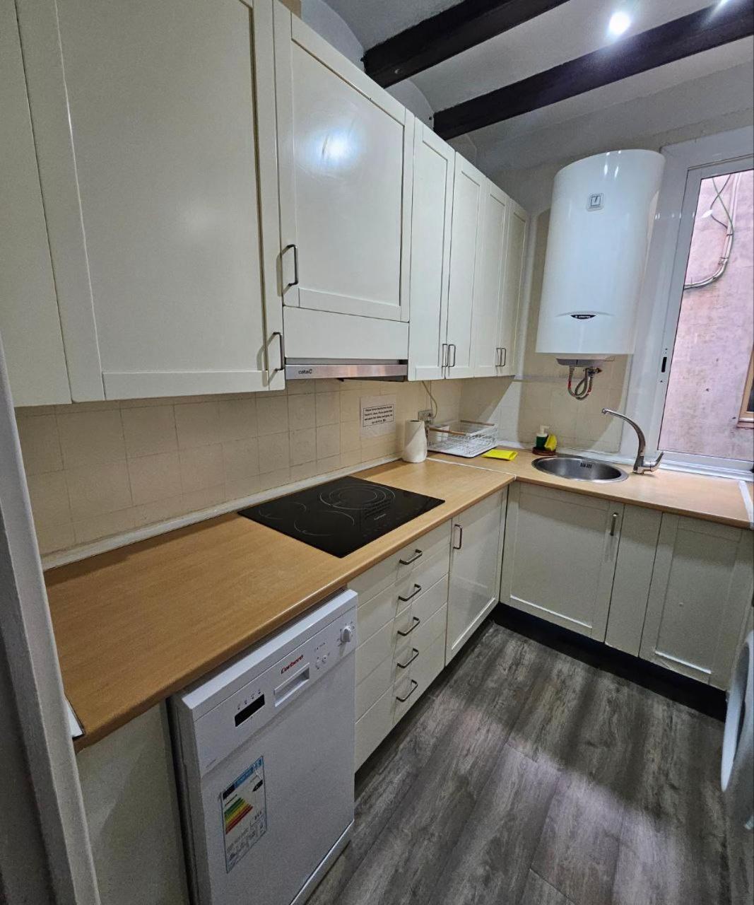 Family Flat Near Ramblas Bcn 5 Apartamento