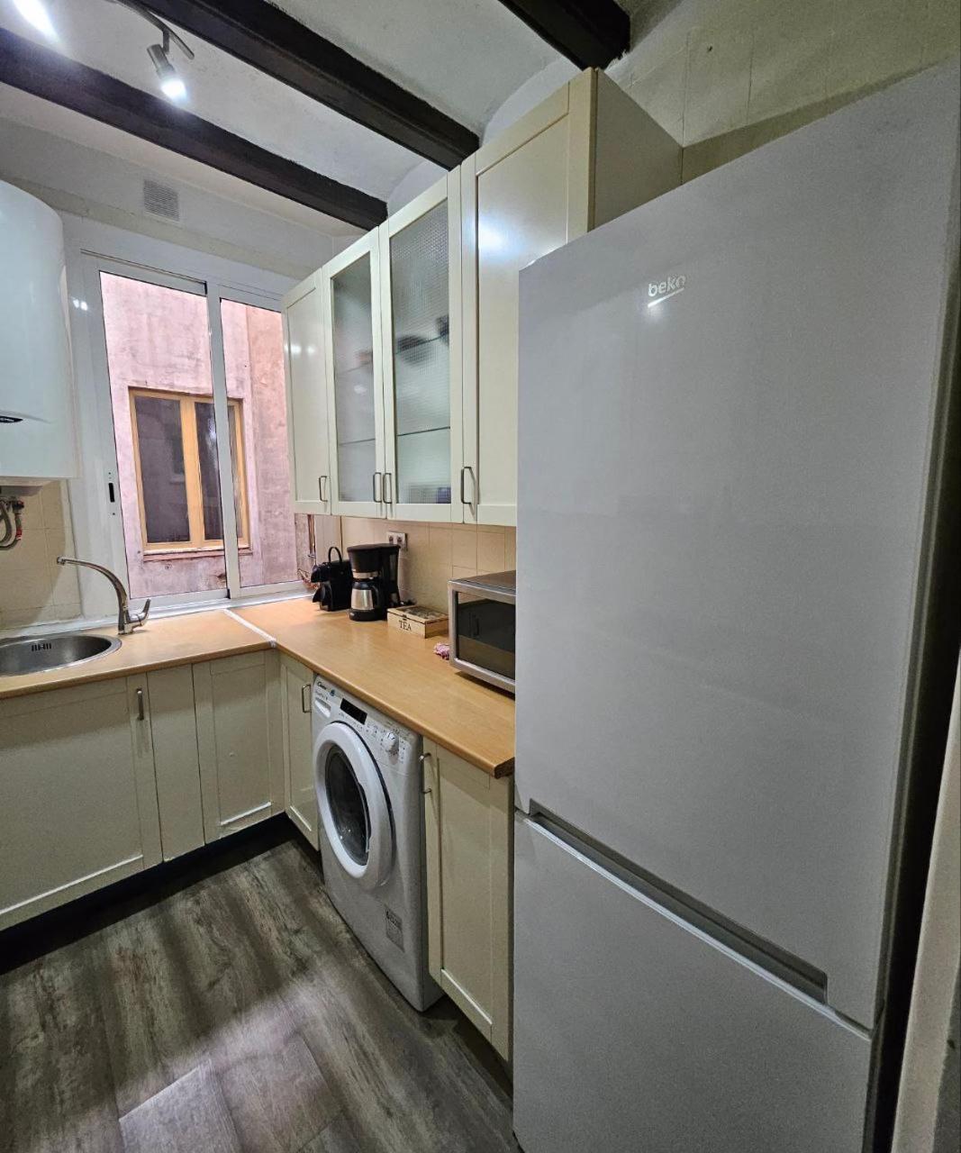 Family Flat Near Ramblas Bcn 5 * Barcelona